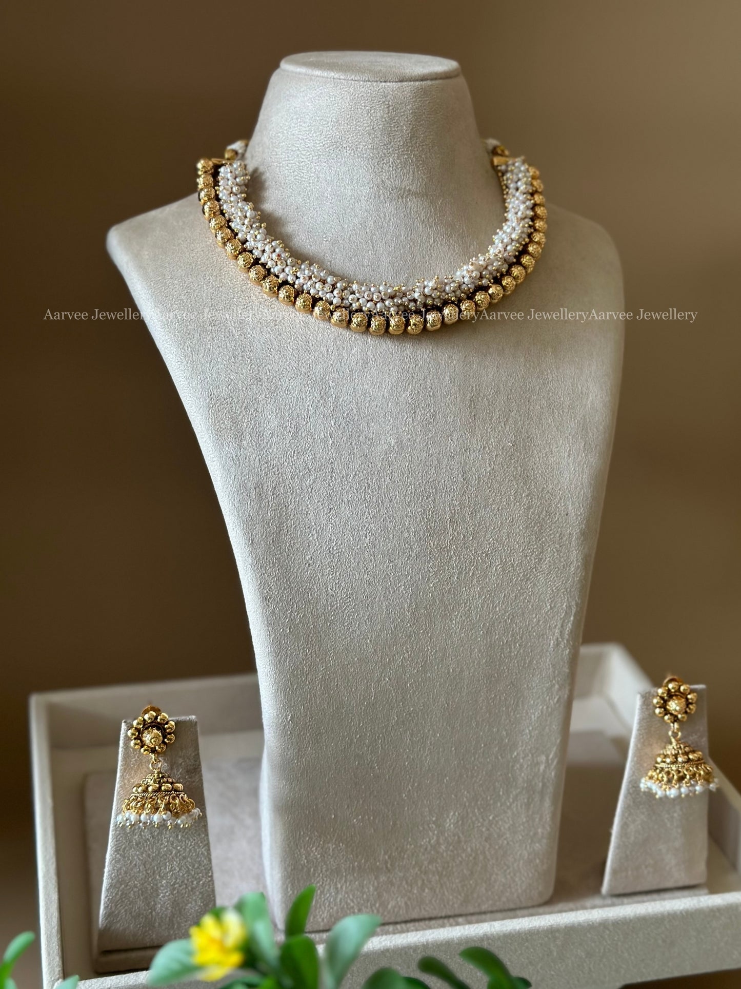 PEARL BUNCH GOLD BALL NECKLACE SET
