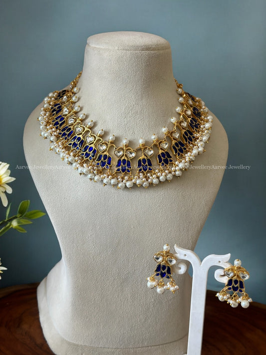 JADAU KUNDAN BLUE STONE INVERTED LOTUS NECKLACE SET WITH PEARLS
