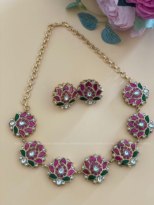 MINIMAL JADAU KUNDAN LOTUS NECKLACE WITH STUDS — PINK / GREEN STONES
