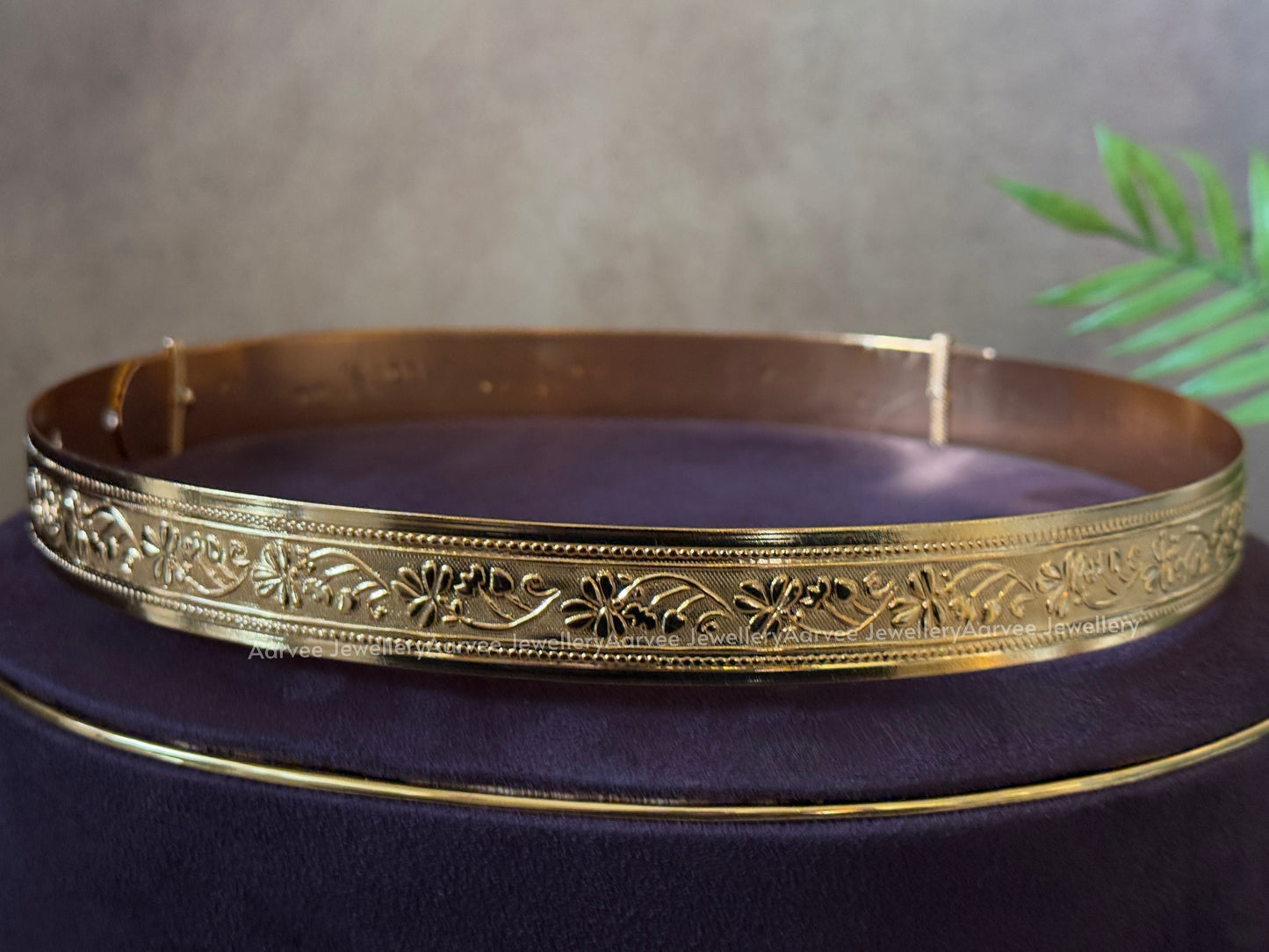 GOLD TONE FLORAL DESIGN PLAIN WAIST BELT
