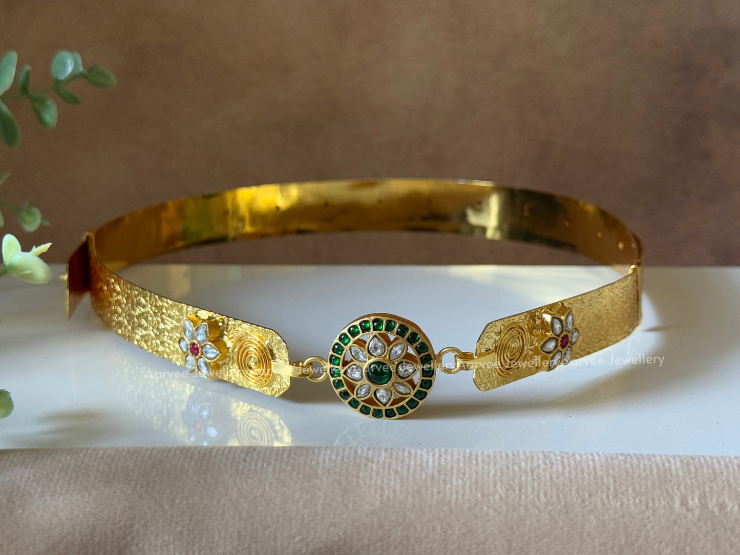 JADAU KUNDAN GOLD TONE WAIST BELT WITH ROUND FLORAL PENDANT