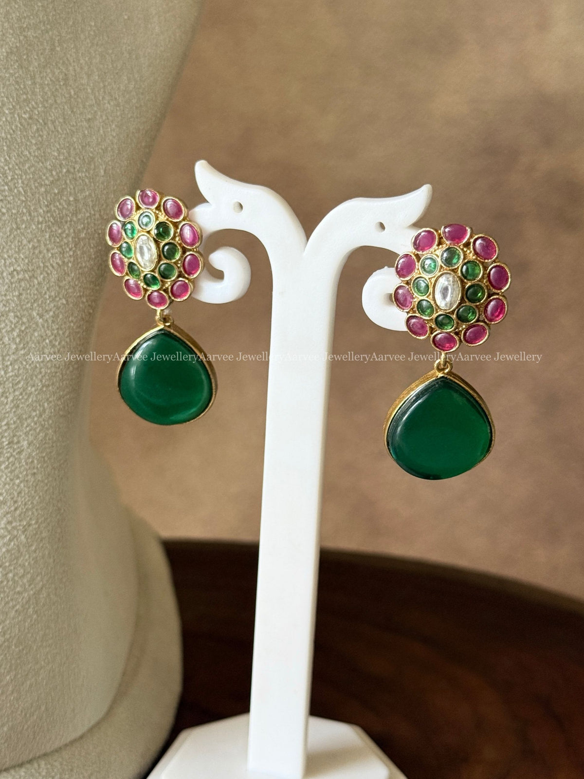 PREMIUM GREEN STONE FLORAL NECKLACE SET