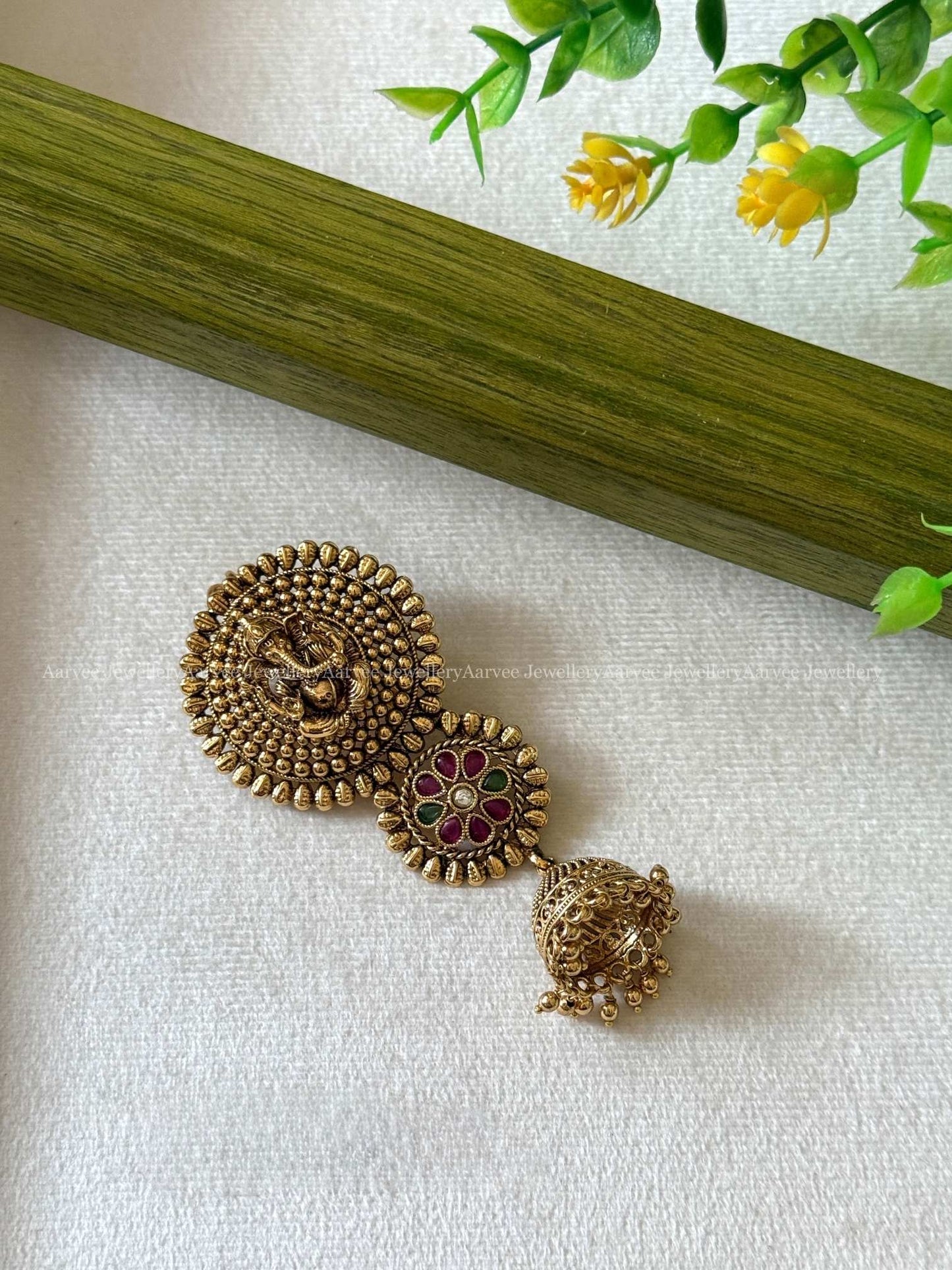 HAIR ACCESSORY / JADA BILLA - RUBY / GREEN STONE WITH GANESHA DESIGN