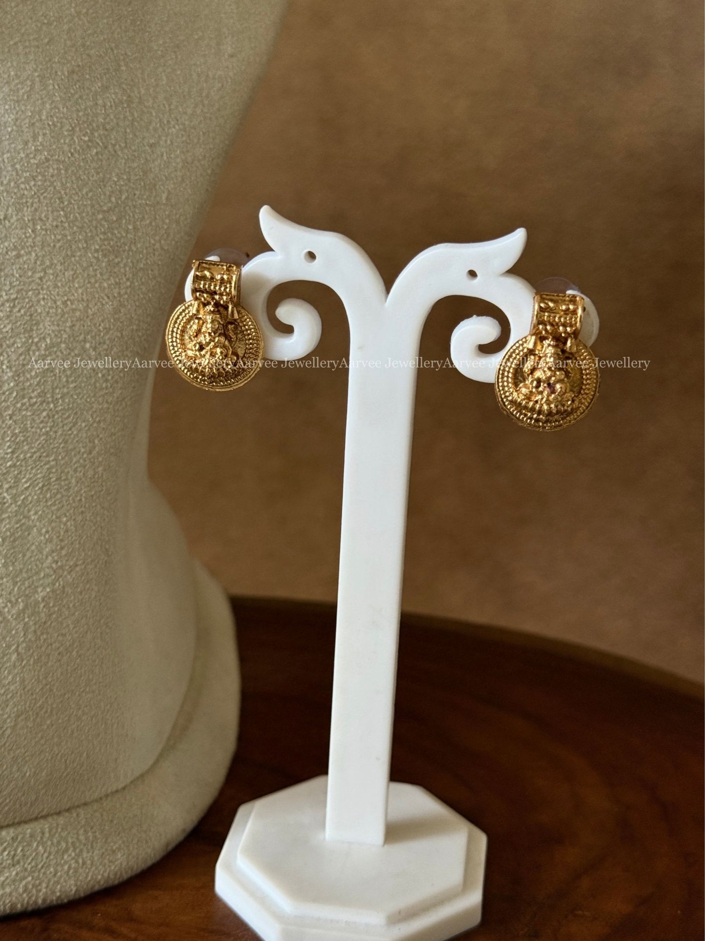 GOLD FINISH LAKSHMI NECKLACE SET WITH PINK STONES