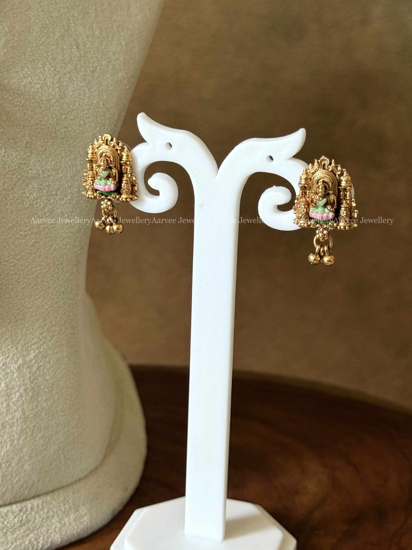 PLAIN MID LENGTH GOLD CHAIN WITH SARASWATI PENDANT SET
