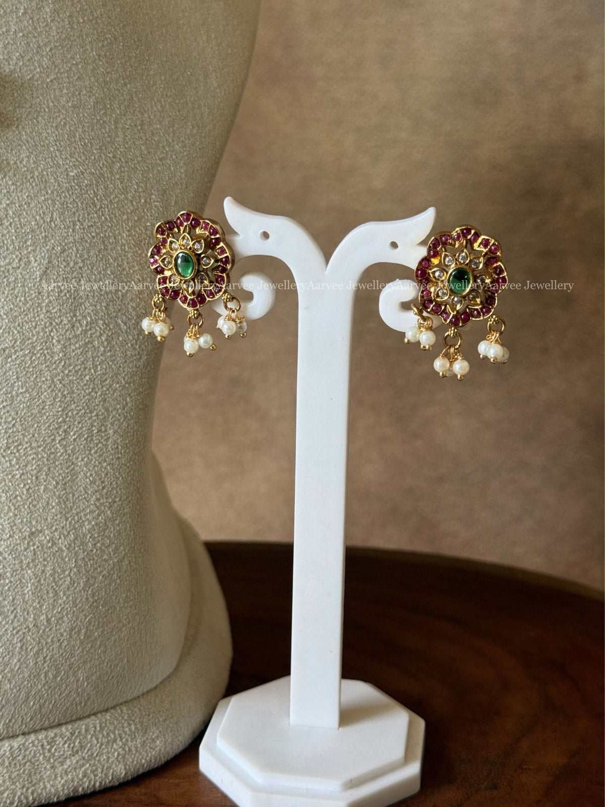 GOLD PLATED ATTIGAI NECKLACE SET WITH STAR FLORAL PENDANT