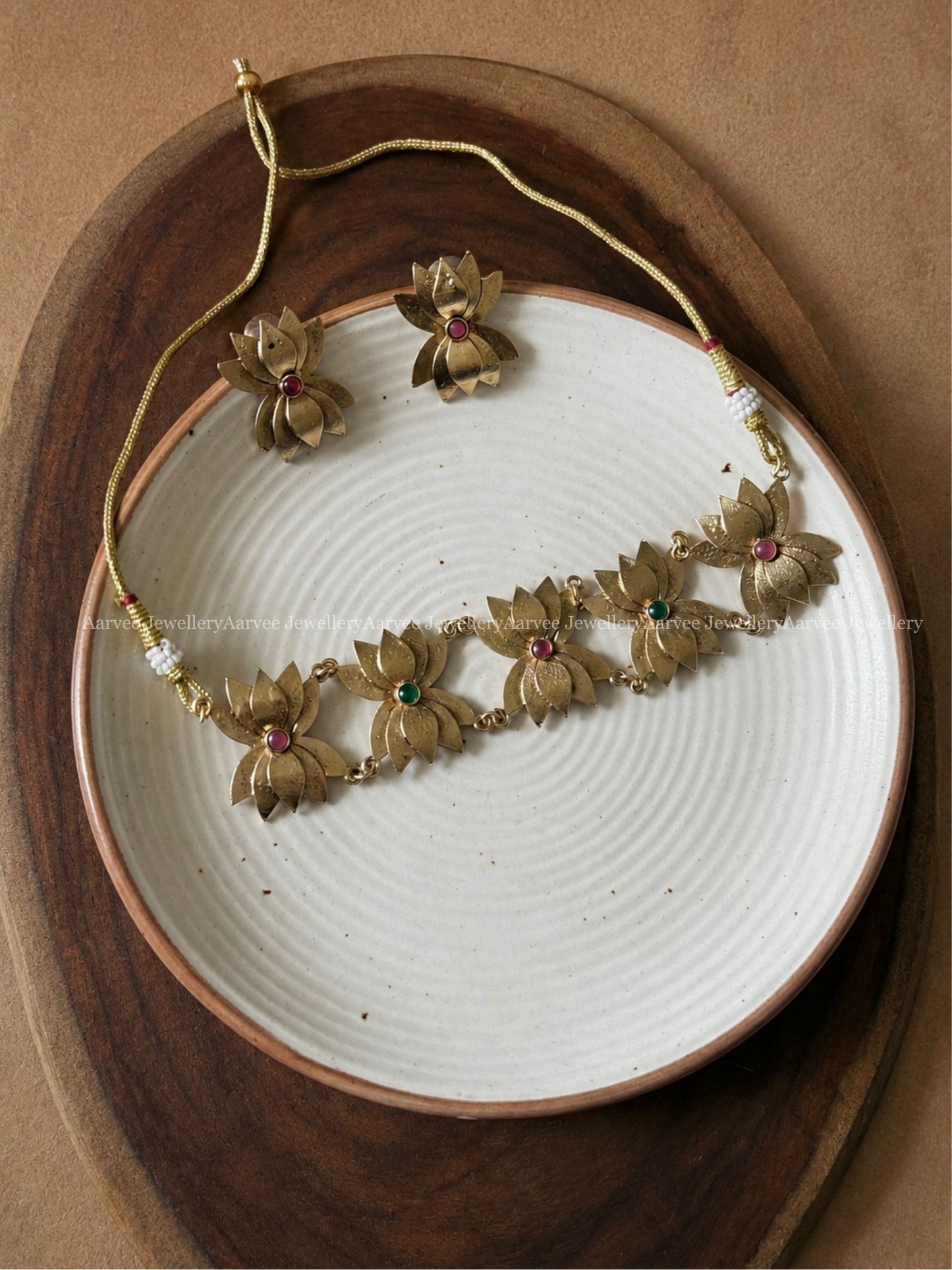 GOLD TONE LOTUS CHOKER WITH RUBY / GREEN KEMP STONES