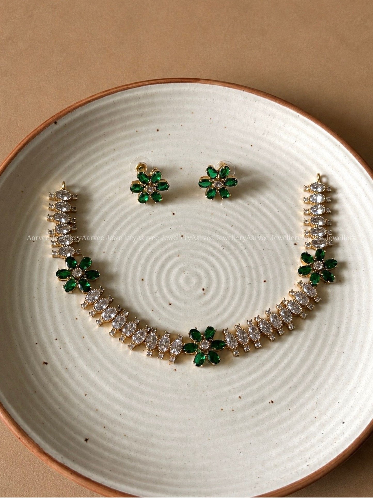 MINIMAL WHITE / GREEN CZ STONE FLORAL NECKLACE SET