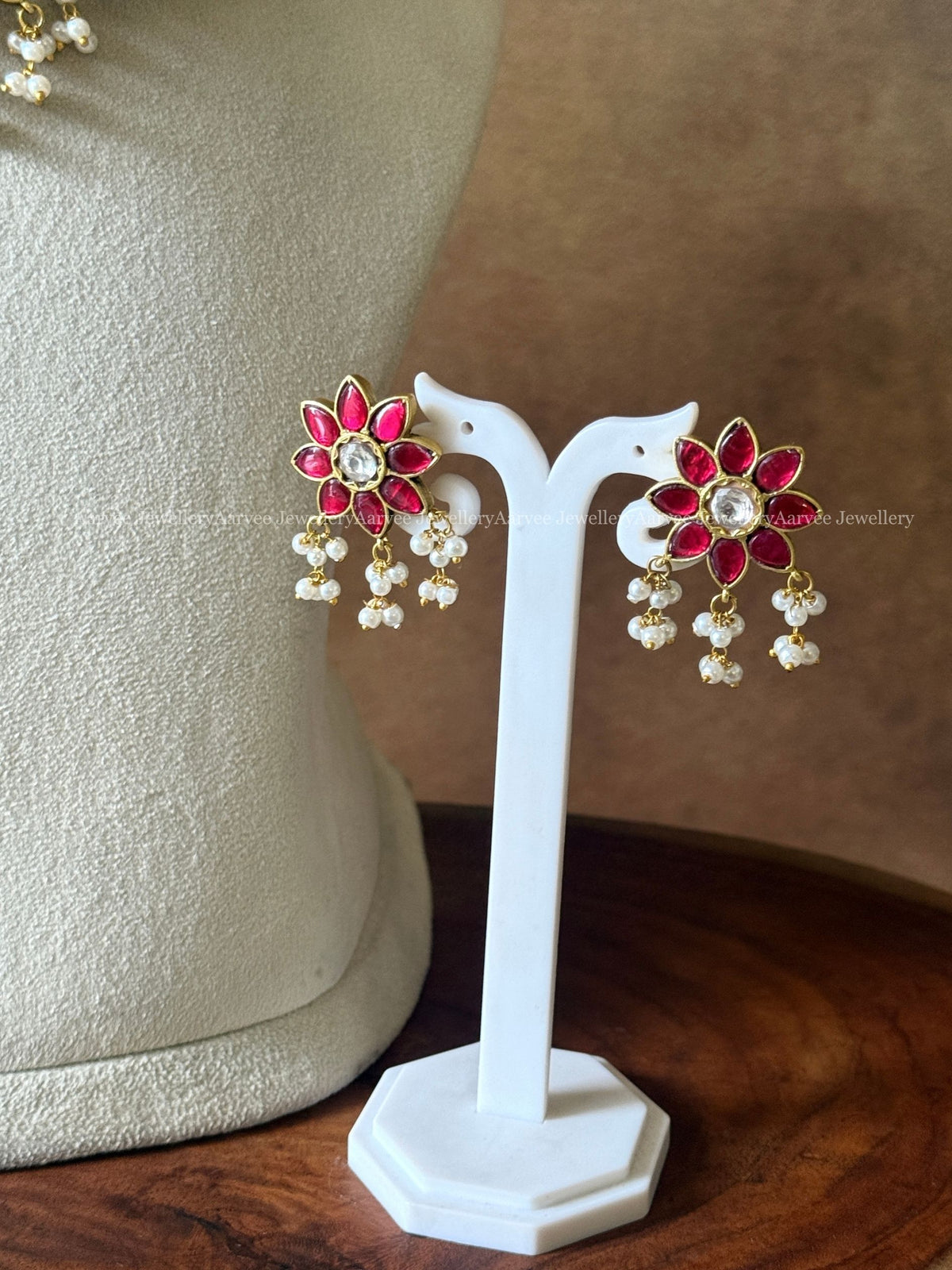 JADAU KUNDAN GOLD TONE KANTI NECKLACE SET WITH RUBY STONE FLORAL PENDANT