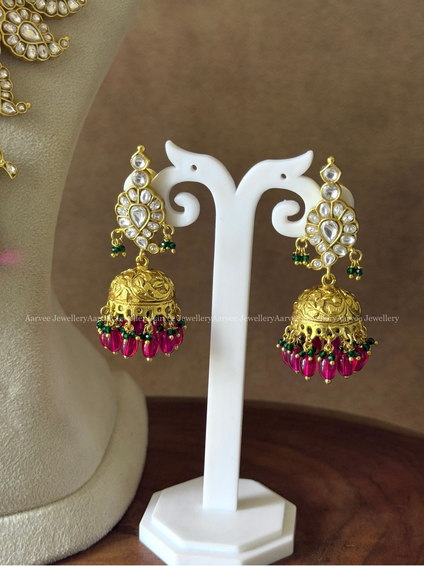 JADAU KUNDAN WHITE STONE MANGO MOTIF MID LENGTH HARAM SET WITH PINK BEADS