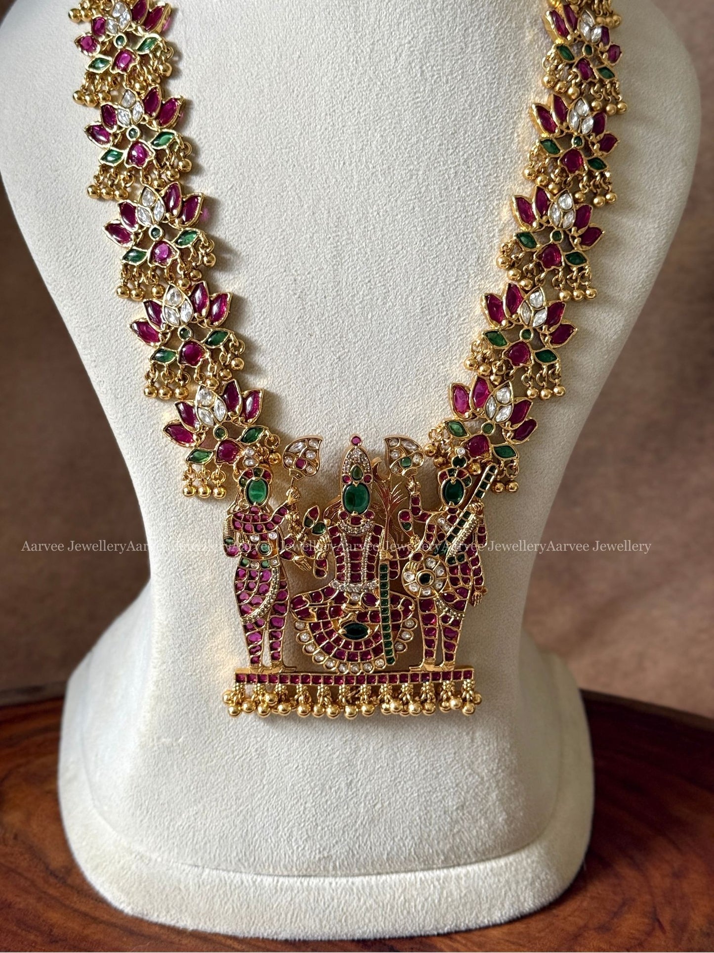 KEMP STONES LOTUS MOTIF HARAM WITH KANCHI KAMAKSHI DEITY PENDANT
