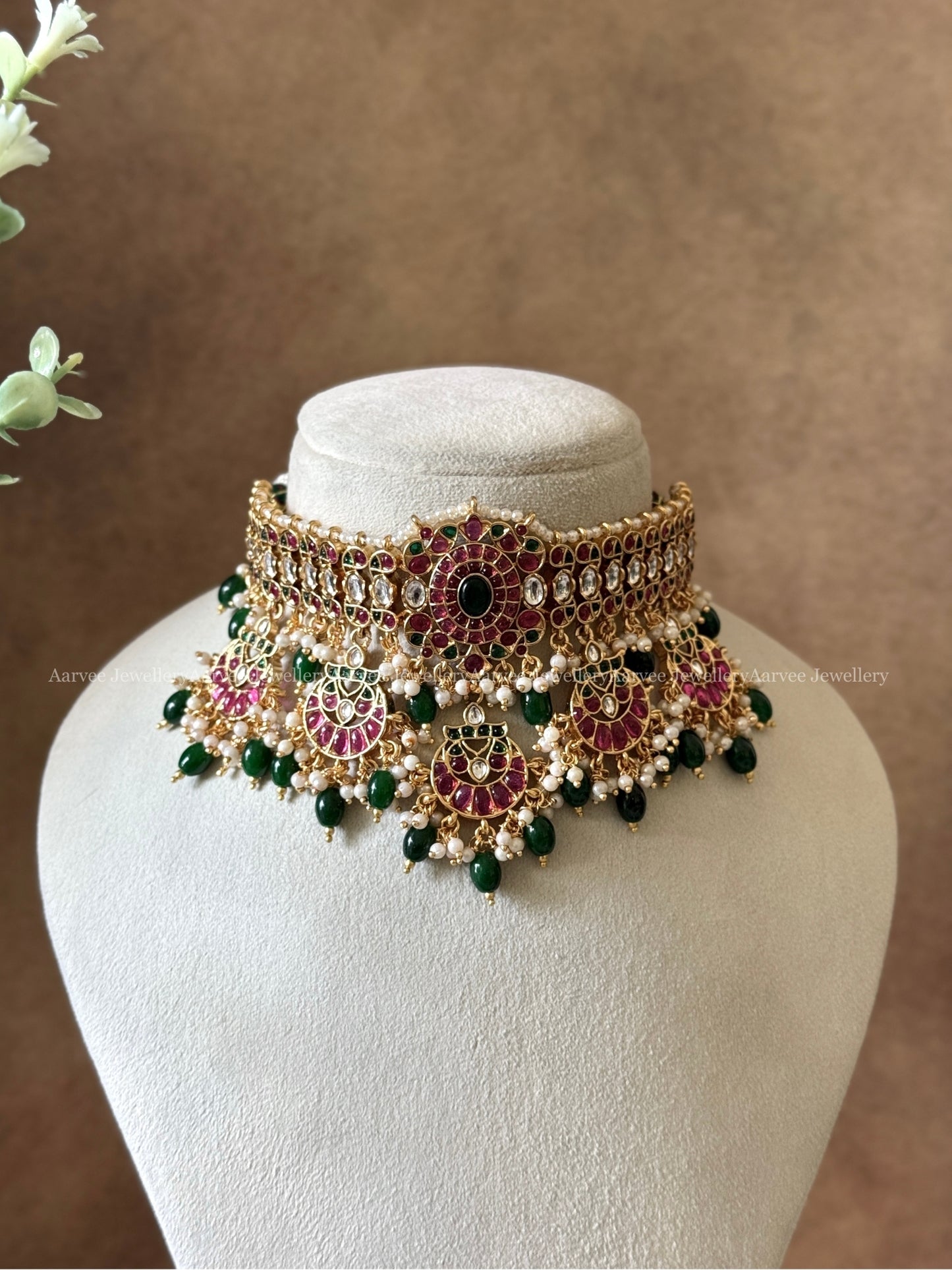 PREMIUM KEMP WHITE/ RUBY/GREEN STONES MULTI PENDANT CHOKER SET WITH GREEN BEADS