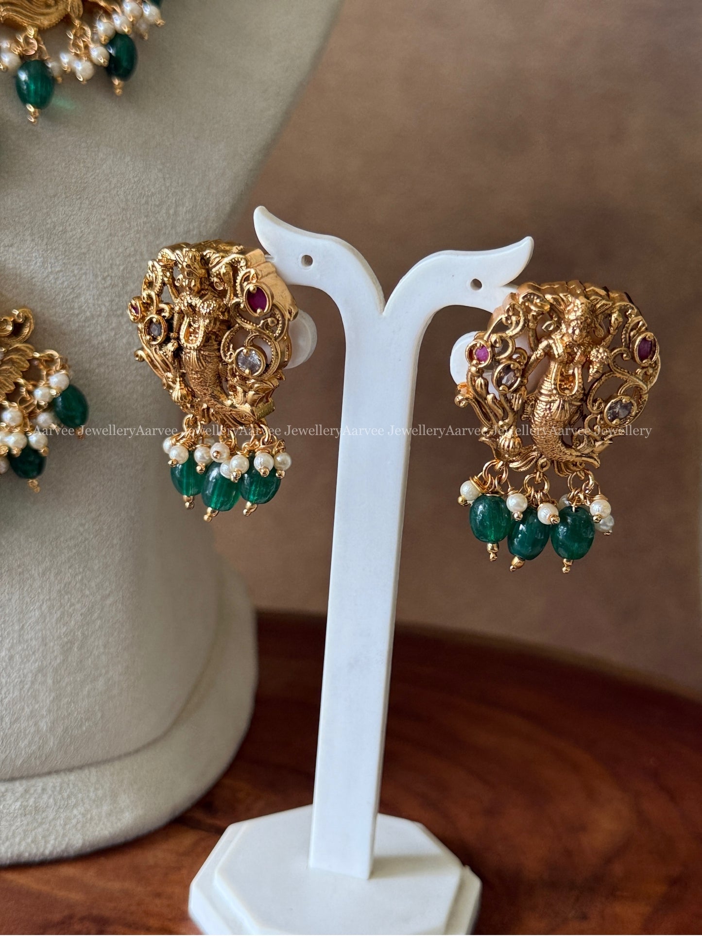 THASAVADHARAM NECKLACE SET WITH GREEN BEADS