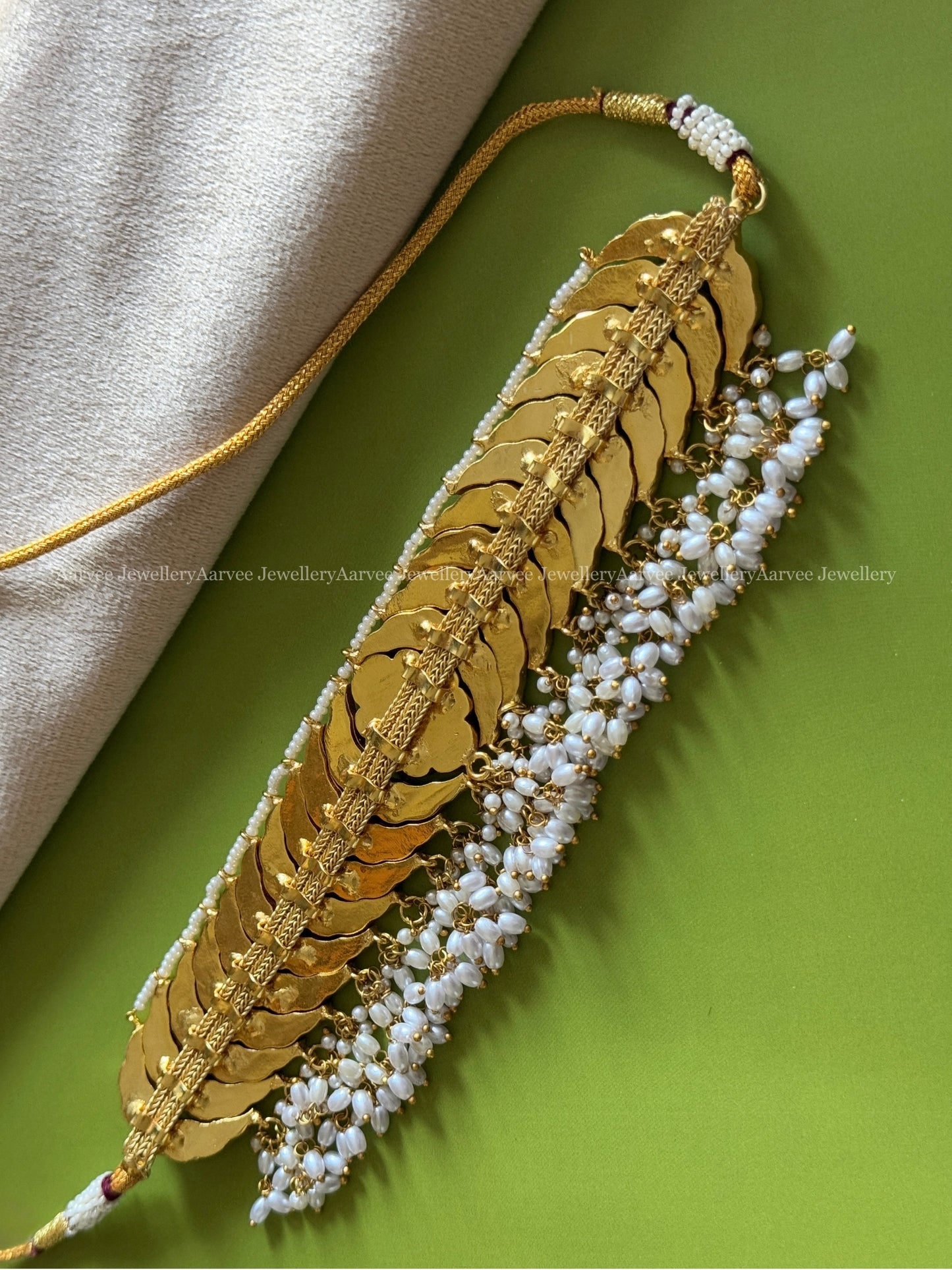 JADAU KUNDAN CHOKER WITH RUBY & WHITE STONES AND WITH RICE PEARLS