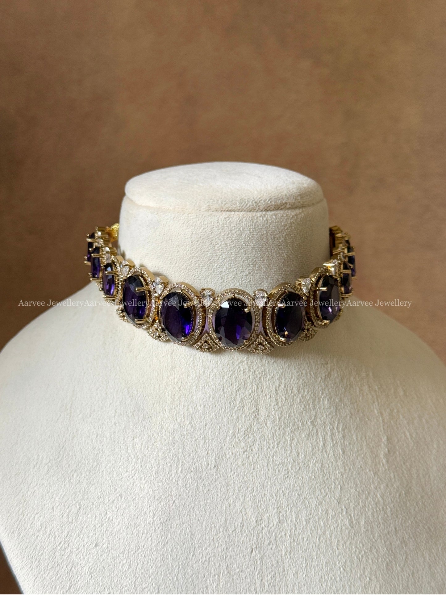 ROUND CUT PURPLE STONE VICTORIAN HIGHNECK CHOKER SET