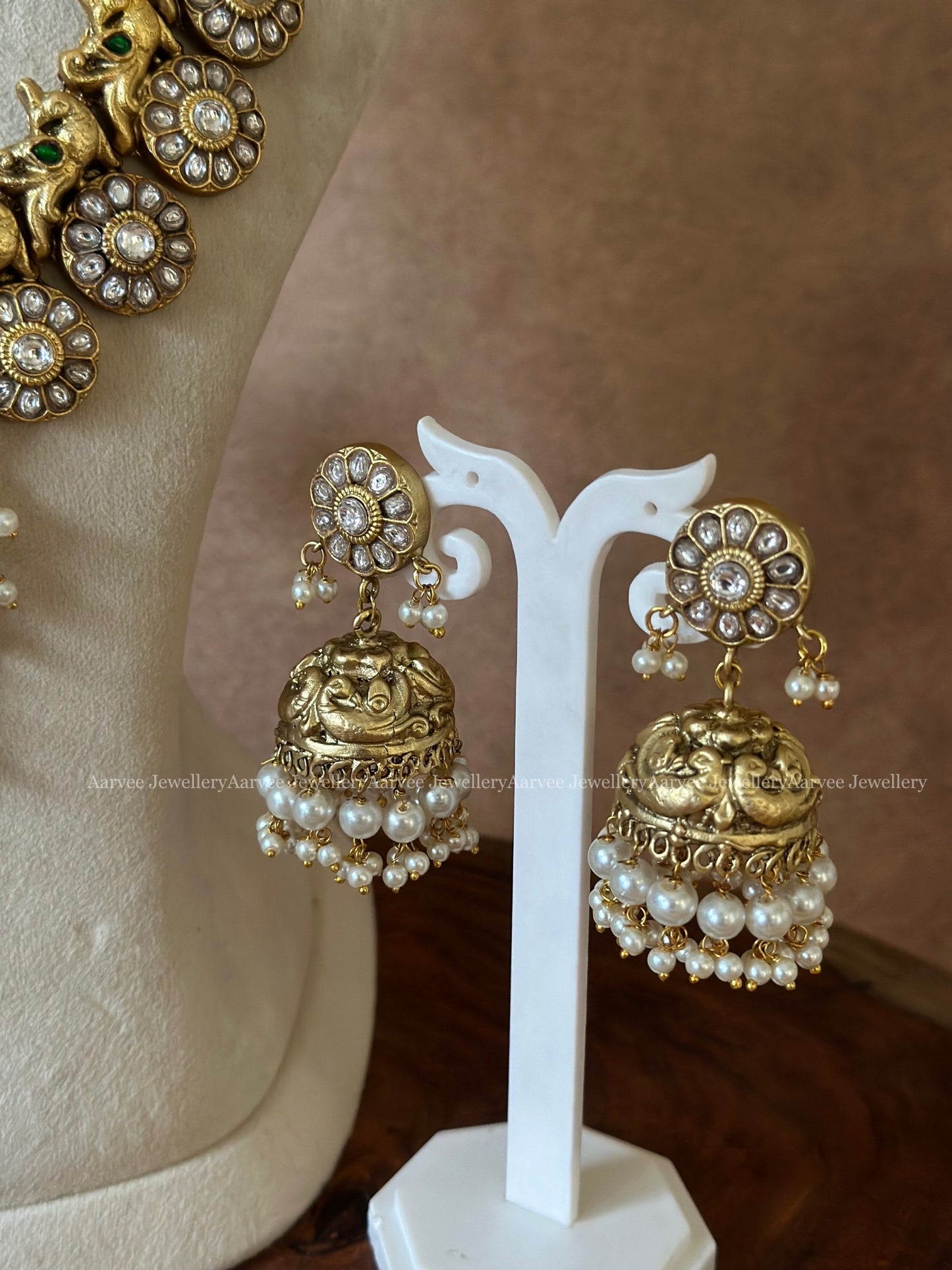 JADAU KUNDAN WHITE STONE BUTTA HARAM SET WITH GREEN / PINK STONE LOTUS PENDANT AND PEARL BEADS