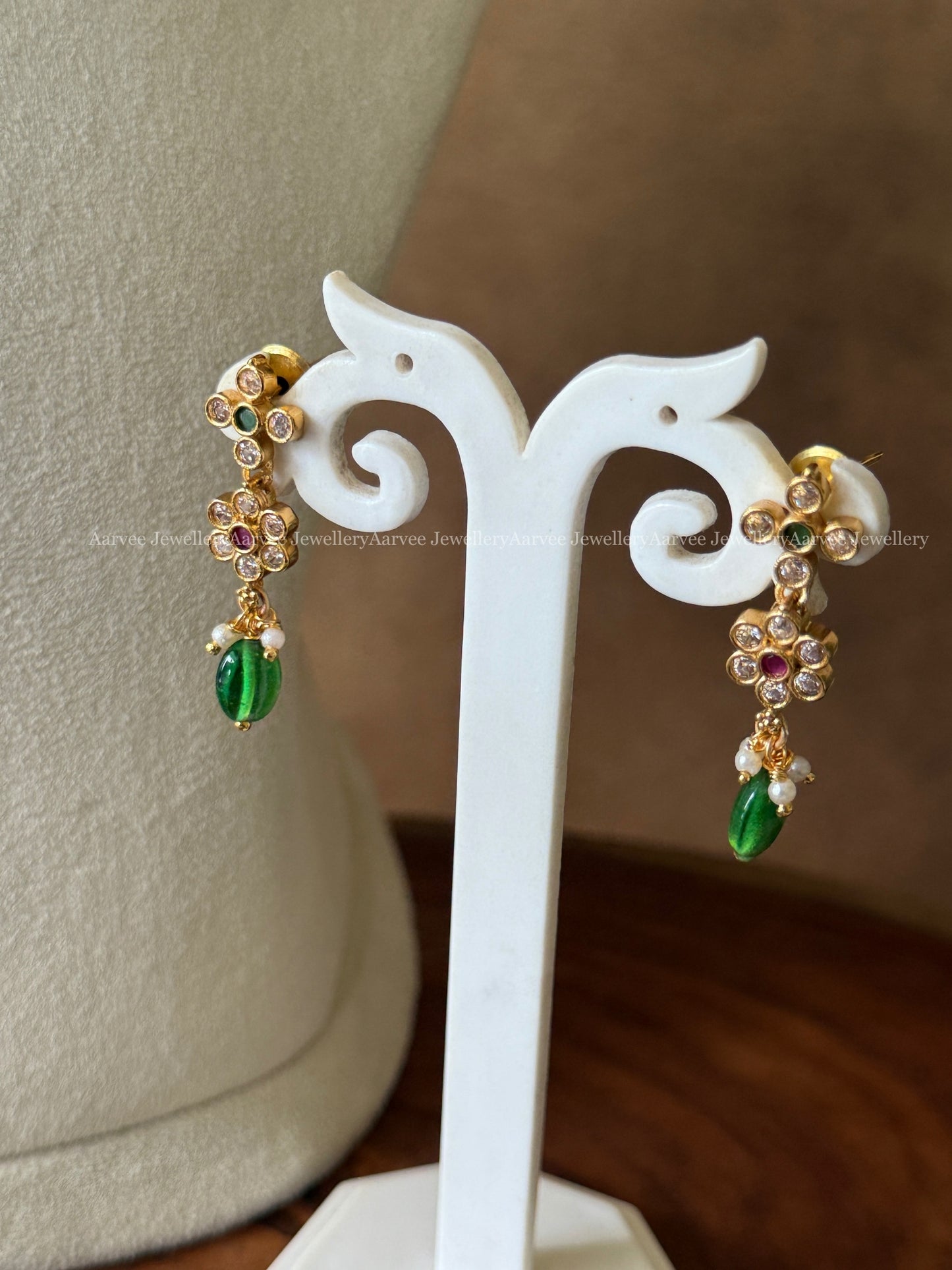 GOLD CHAIN CZ STONES NECKLACE SET WITH GREEN BEADS