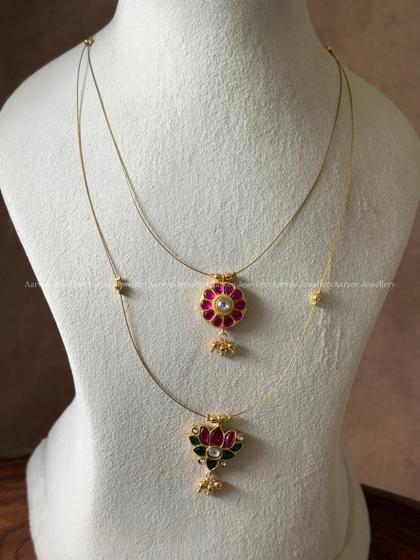 INVISIBLE TWO LAYER CHAIN WITH LOTUS & FLORAL JADAU PENDANT