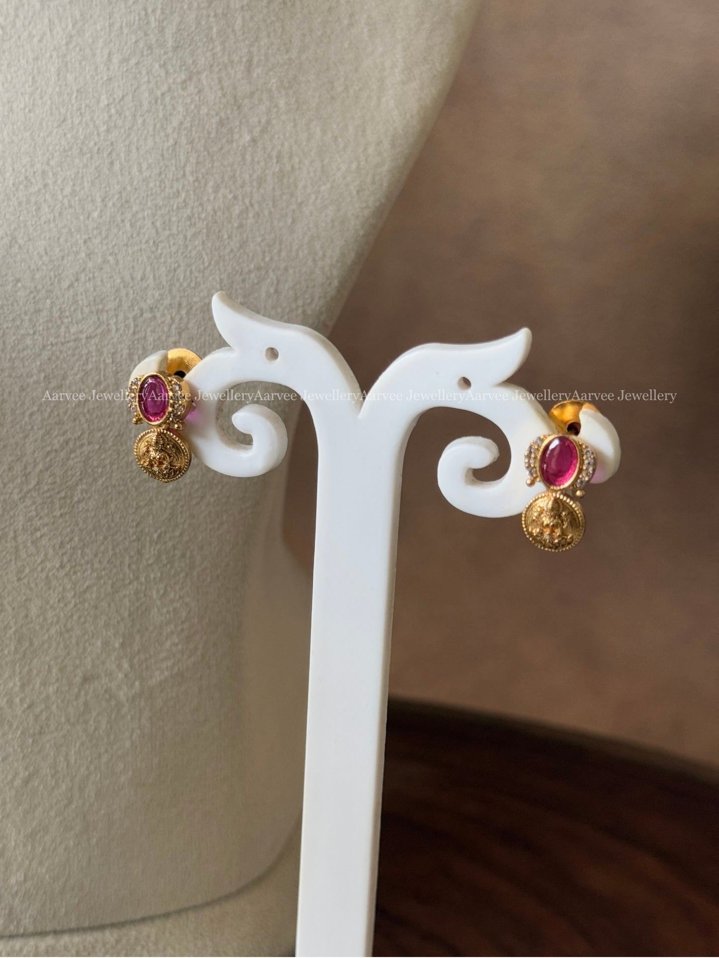 GOLD FINISH RUBY STONES MINIMAL COIN NECKLACE SET