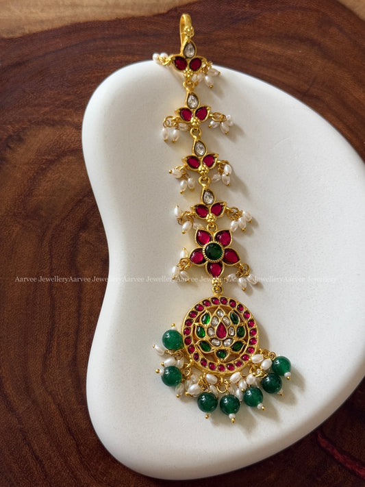 JADAU KUNDAN LOTUS TIKKA WITH GREEN BEADS