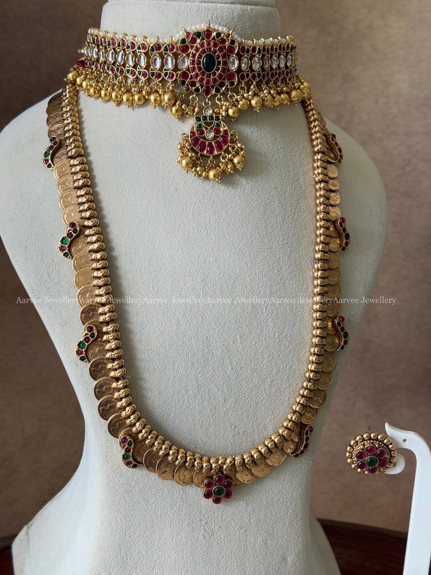 COMBO - KEMP SINGLE PENDANT CHOKER WITH COIN MID LENGTH HARAM SET WITH KEMP STONES FLORAL PENDANT