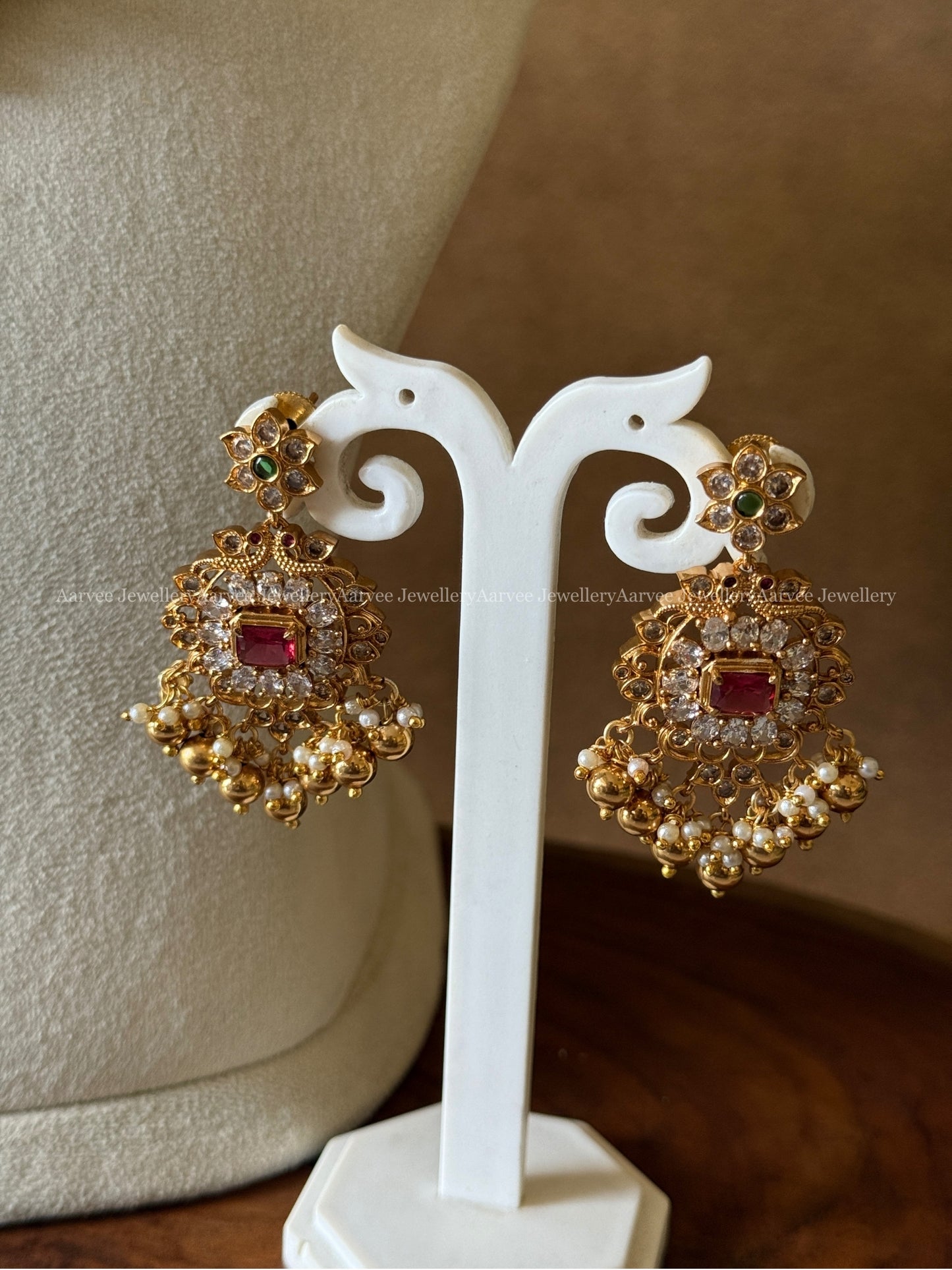 CZ KANTI NECKLACE SET GREEN STONE AND GREEN BEADS