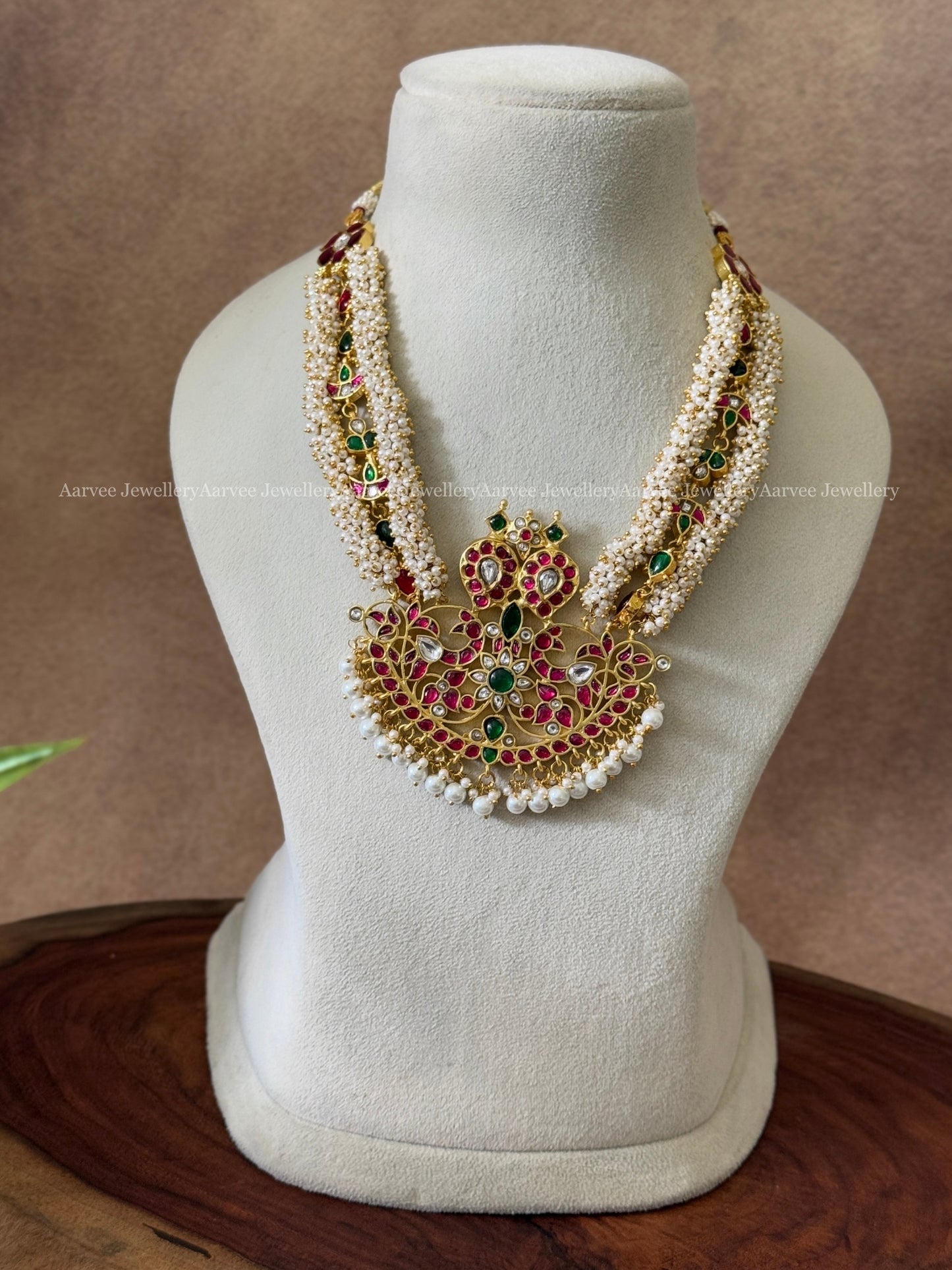 JADAU KUNDAN PEARL BUNCH NECKLACE WITH MANGO PENDANT