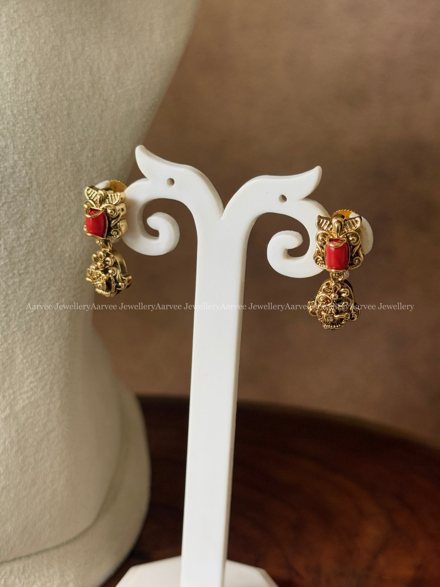 GOLD FINISH CORAL STONE NECKLACE SET