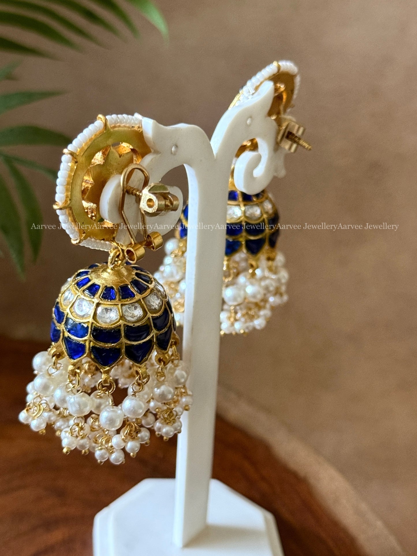 JADAU KUNDAN ADITI CHOKER WITH BUTTA JHUMKI WITH BLUE STONES & PEARLS
