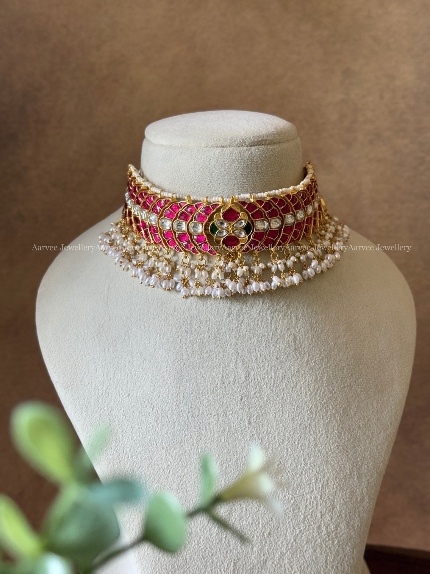 JADAU KUNDAN CHOKER WITH RUBY & WHITE STONES AND WITH RICE PEARLS