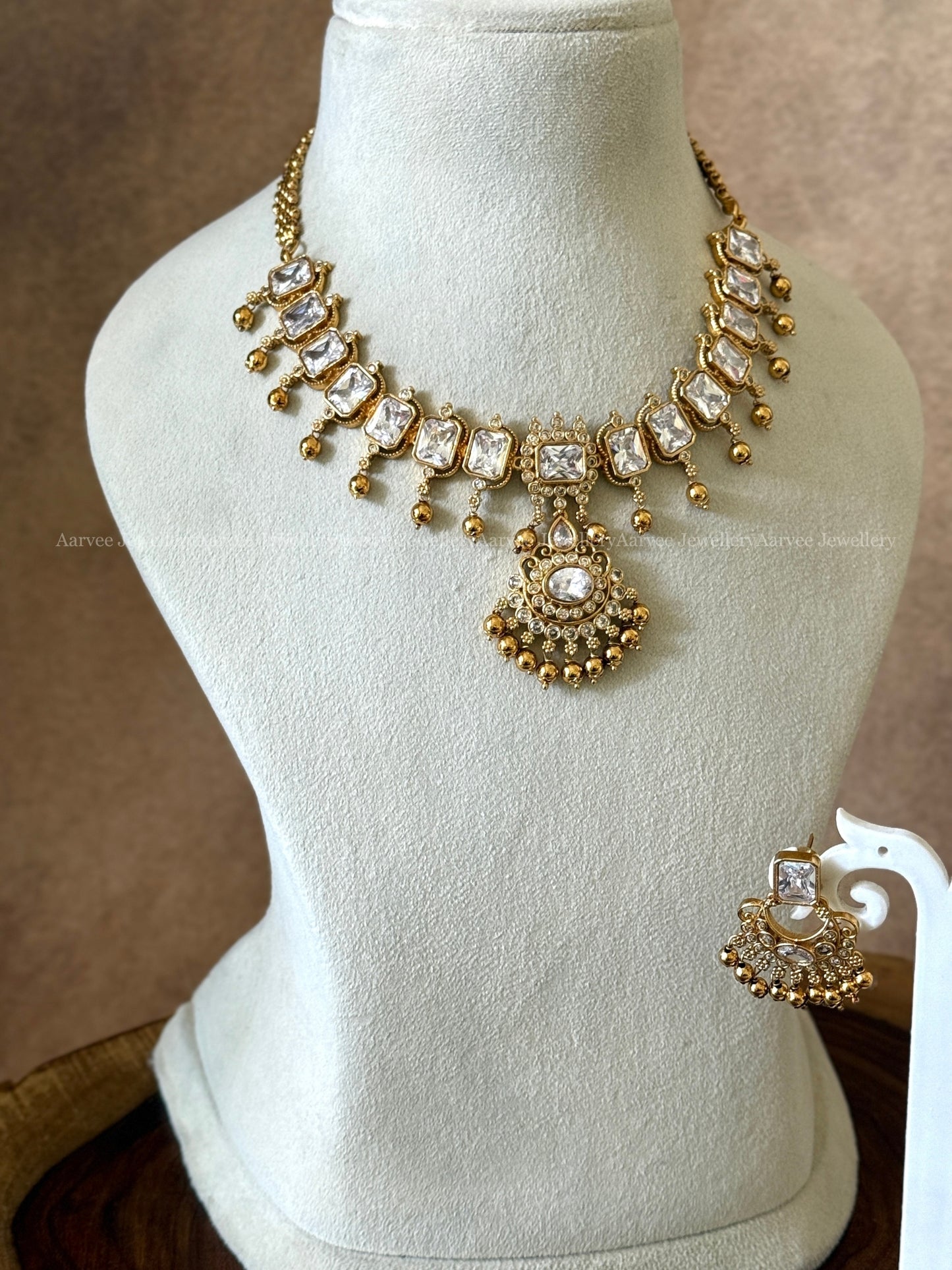 CZ WHITE STONE NECKLACE SET WITH GOLD BEADS