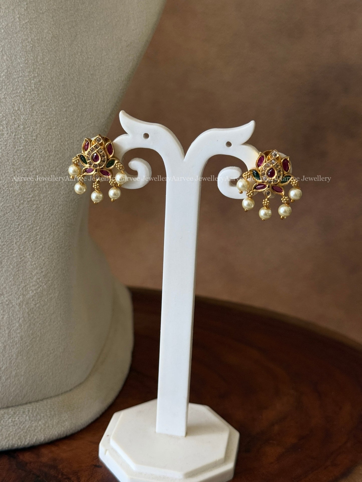 GOLD TONE MULLAMOTTU NECKLACE SET WITH CZ LOTUS PENDANT