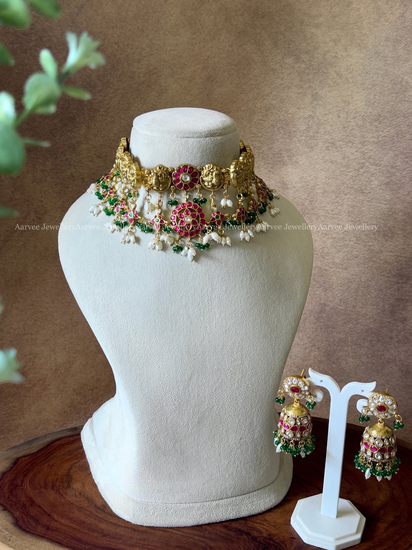 JADAU KUNDAN GOLD TONE ANNAM CHOKER SET WITH PINK FLORAL PENDANT RICE PEARLS & TINY GREEN BEADS