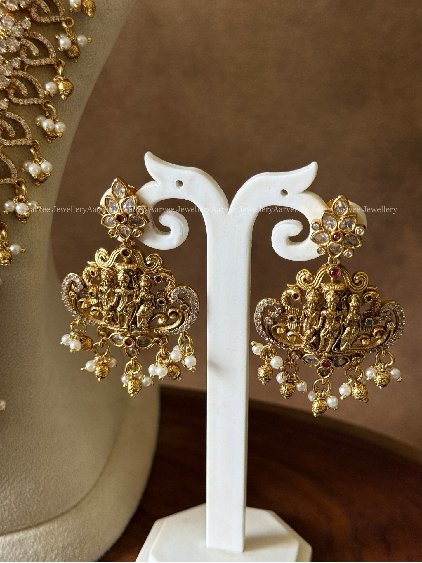 WHITE & GOLD TONE TEMPLE HARAM SET