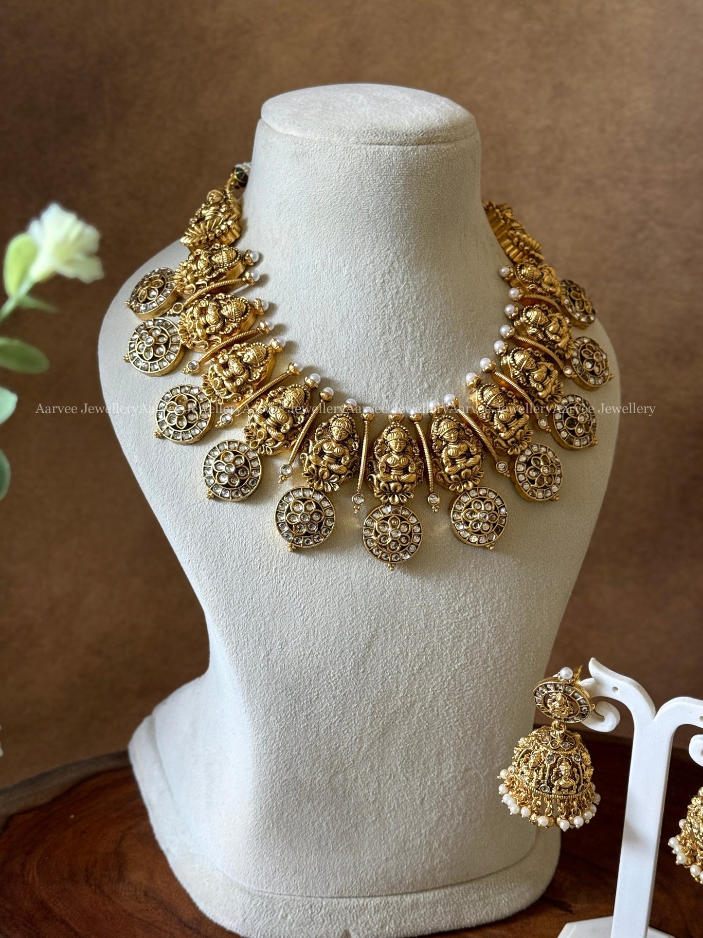 WHITE STONE BUTTA NECKLACE SET WITH LAKSHMI PENDANT