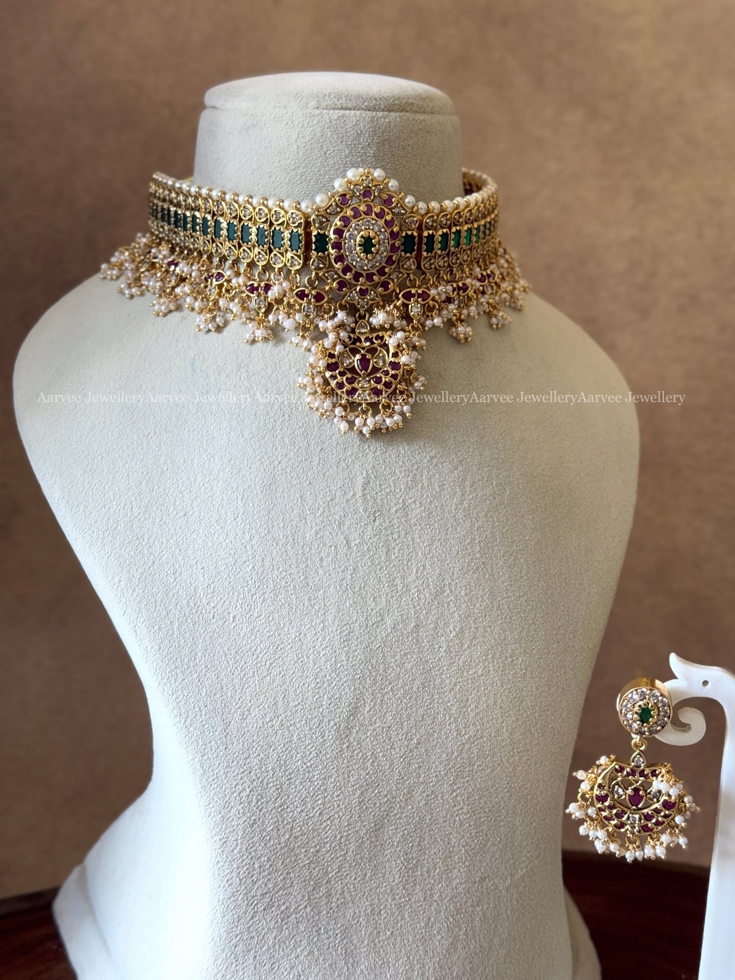 CZ GREEN STONE CHOKER SET WITH PEARLS