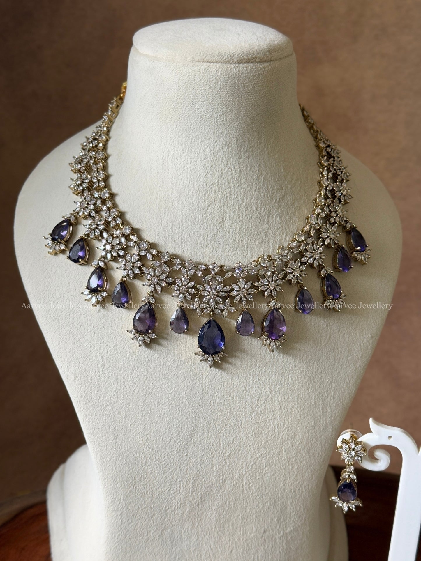 PURPLE STONES TEAR DROP VICTORIAN NECKLACE SET