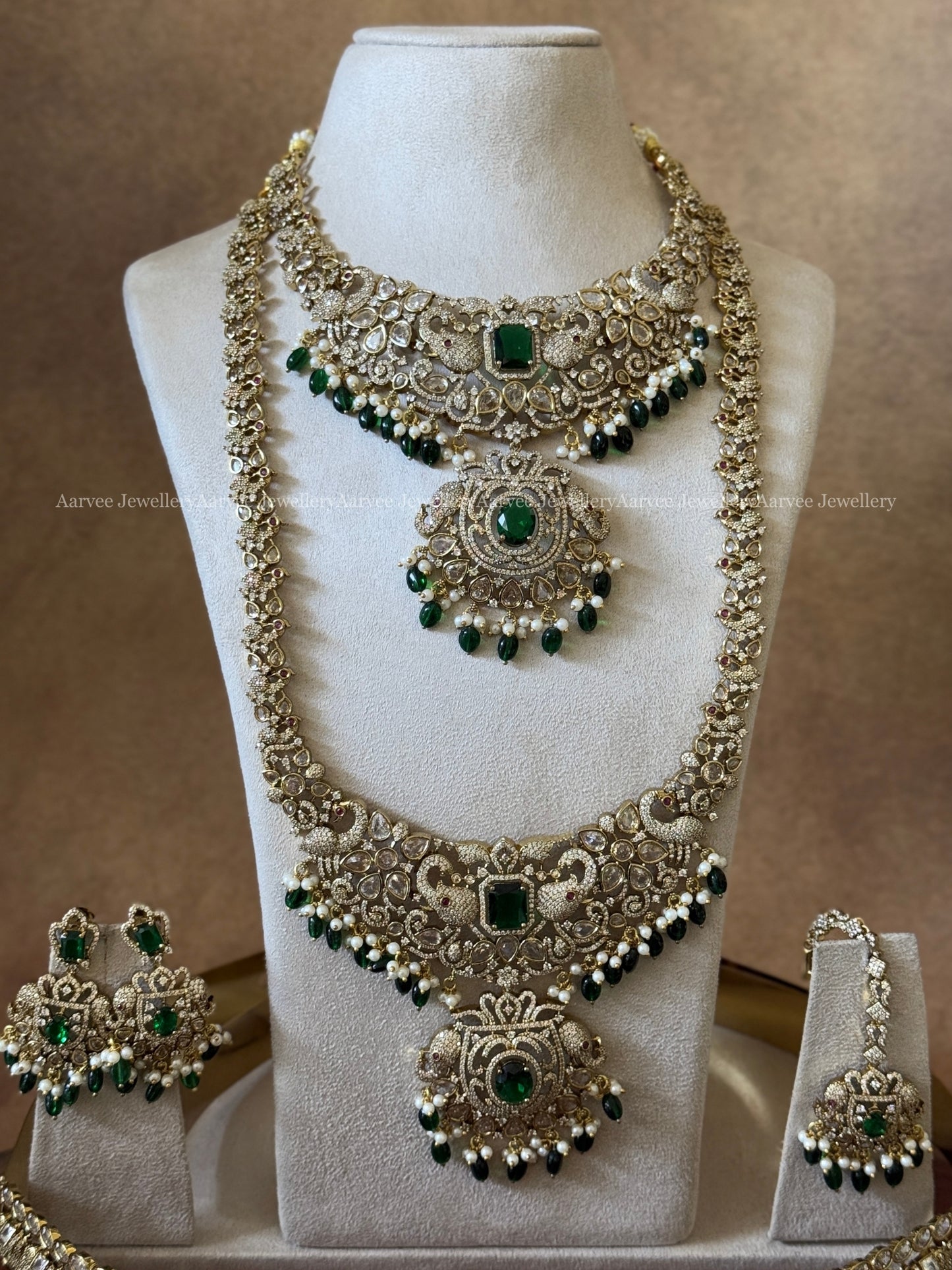 VICTORIAN BRIDAL JEWELLERY SET — GREEN BEADS