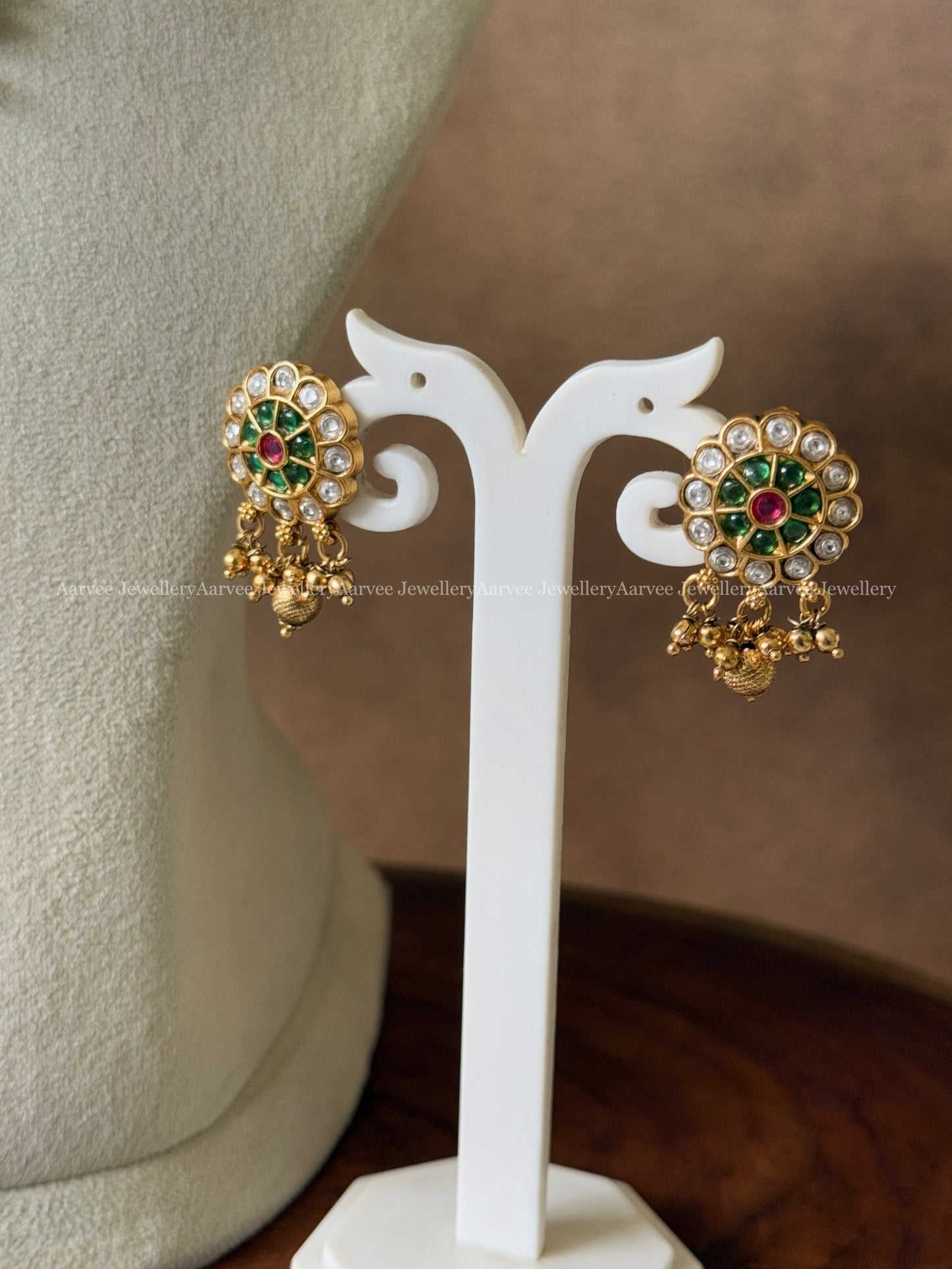 ELEGANT GOLD CHAIN SET WITH FLORAL PENDANT WITH RUBY/GREEN/WHITE  STONE & GOLD BEADS