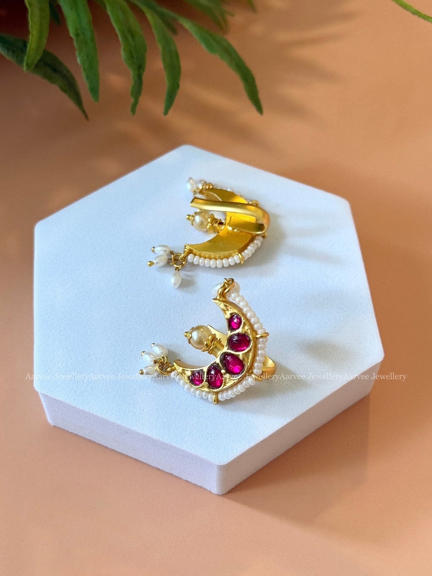 JADAU KUNDAN EAR CUFF CHAND DESIGN - 1 PAIR