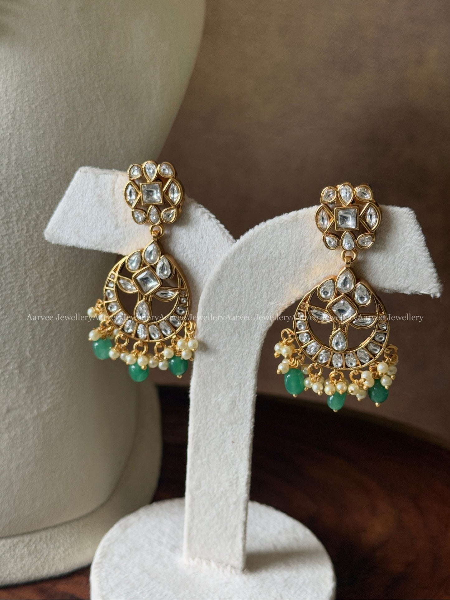 SEMI PRECIOUS KUNDAN CHOKER SET WITH WHITE STONES & PASTEL BEADS