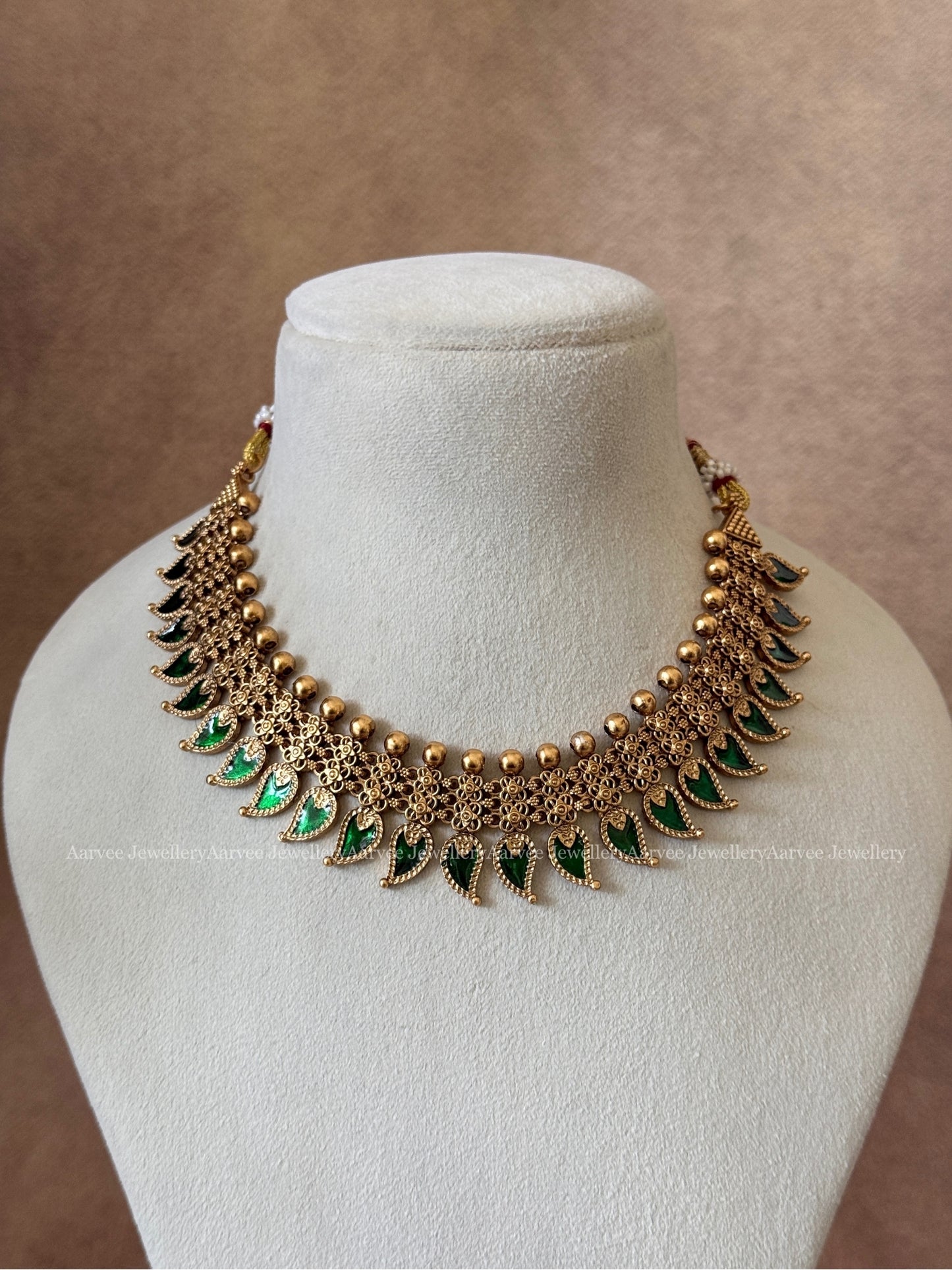 KERALA STYLE PALAKKA DESIGN NECKLACE SET WITH GREEN STONE