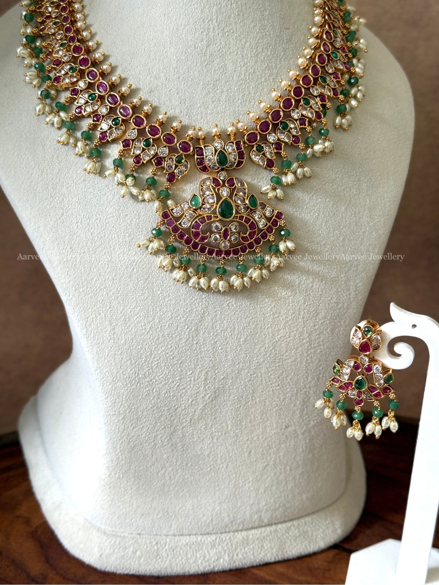 RUBY STONE FLORAL NECKLACE SET WITH TINY PASTEL GREEN BEADS & RICE PEARL