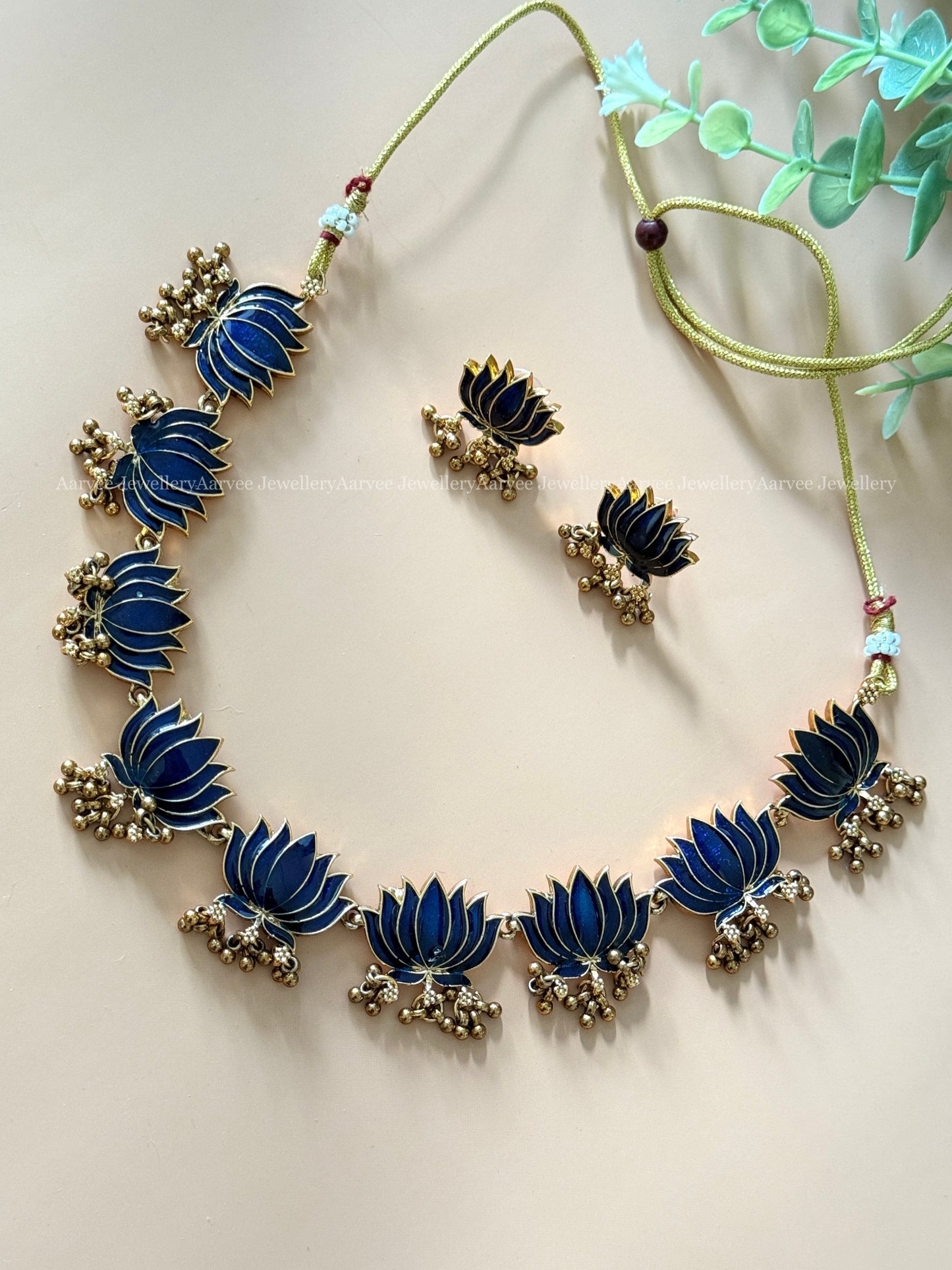MINIMAL LOTUS NECKLACE SET IN BLUE COLOUR AND GOLD BEADS