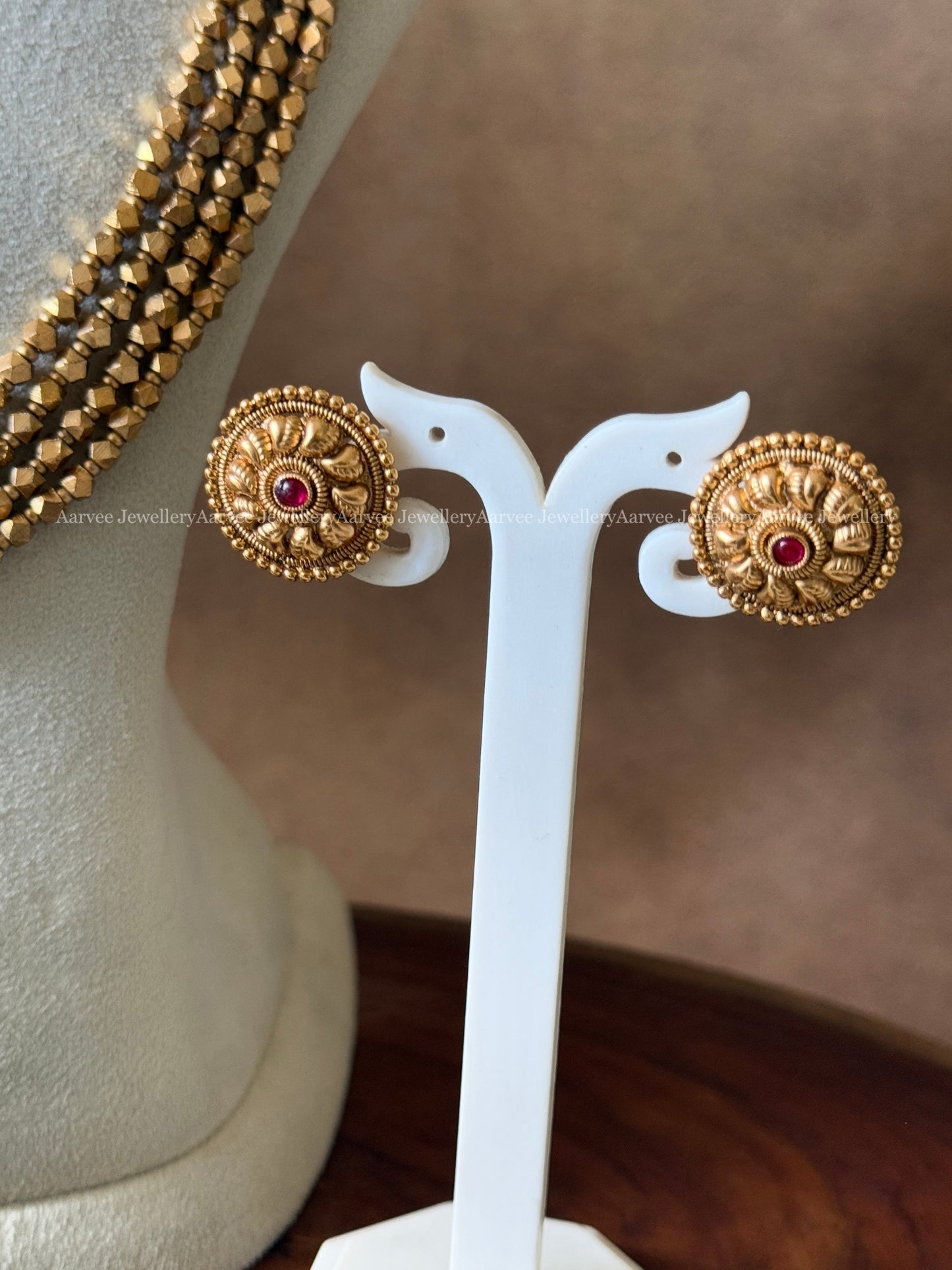 MULTI LAYERED PREMIUM GLOD BEADED MID LENGTH MALA SET