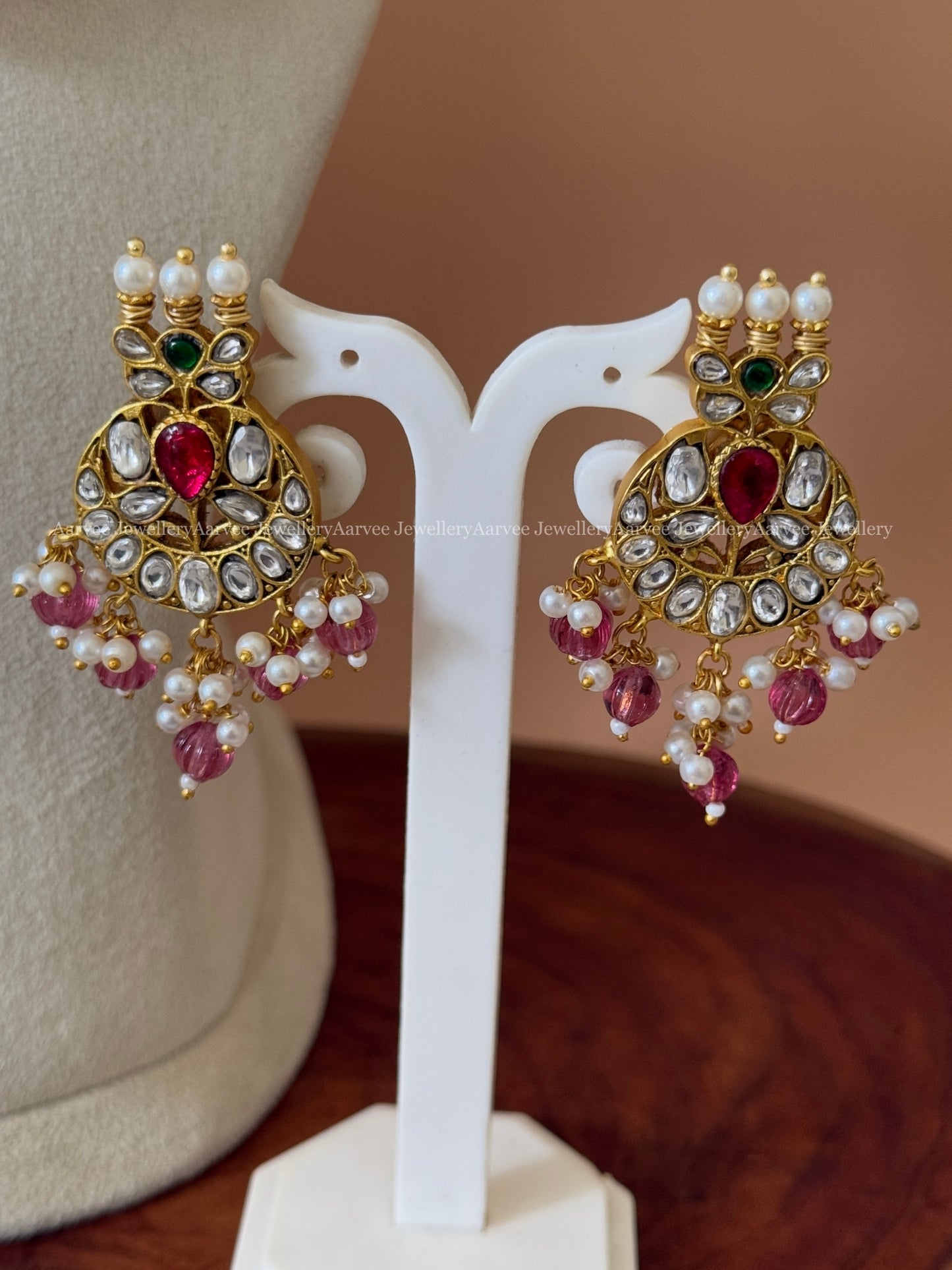JADAU KUNDAN WHITE / PINK STONES BRIDAL NECKLACE SET WITH WINE COLOR BEADS
