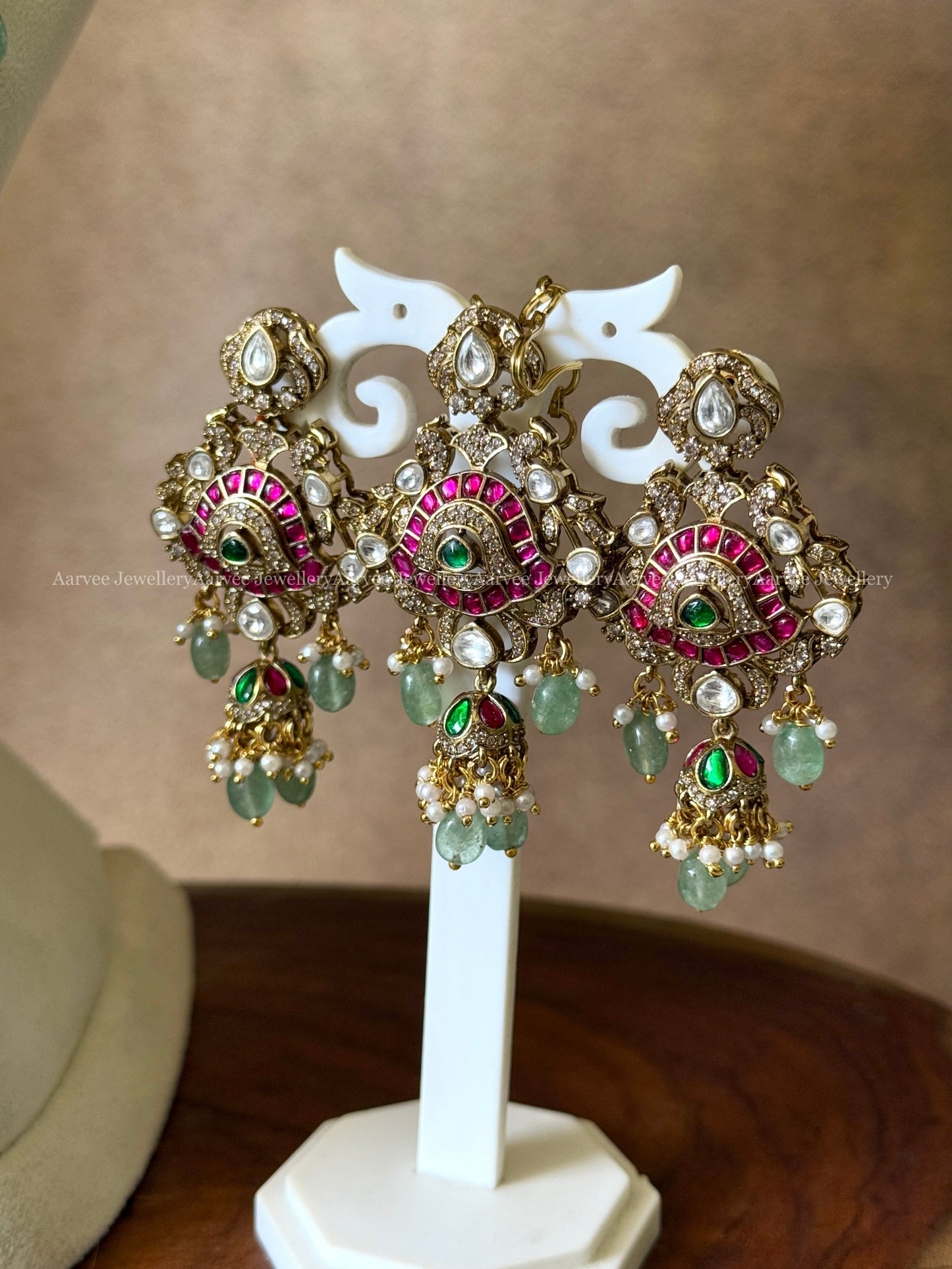 VICTORIAN BRIDAL JEWELLERY SET WITH PASTEL BEADS