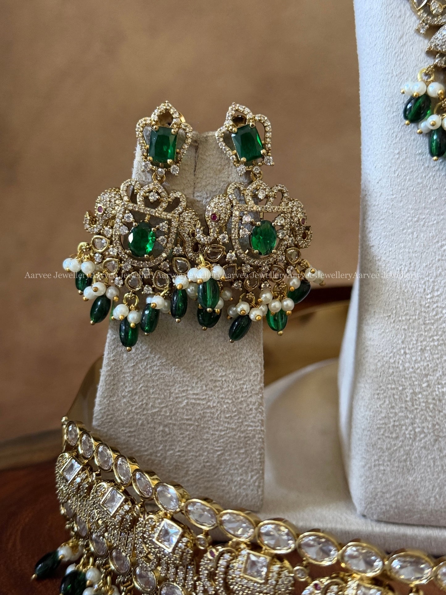 VICTORIAN BRIDAL JEWELLERY SET — GREEN BEADS