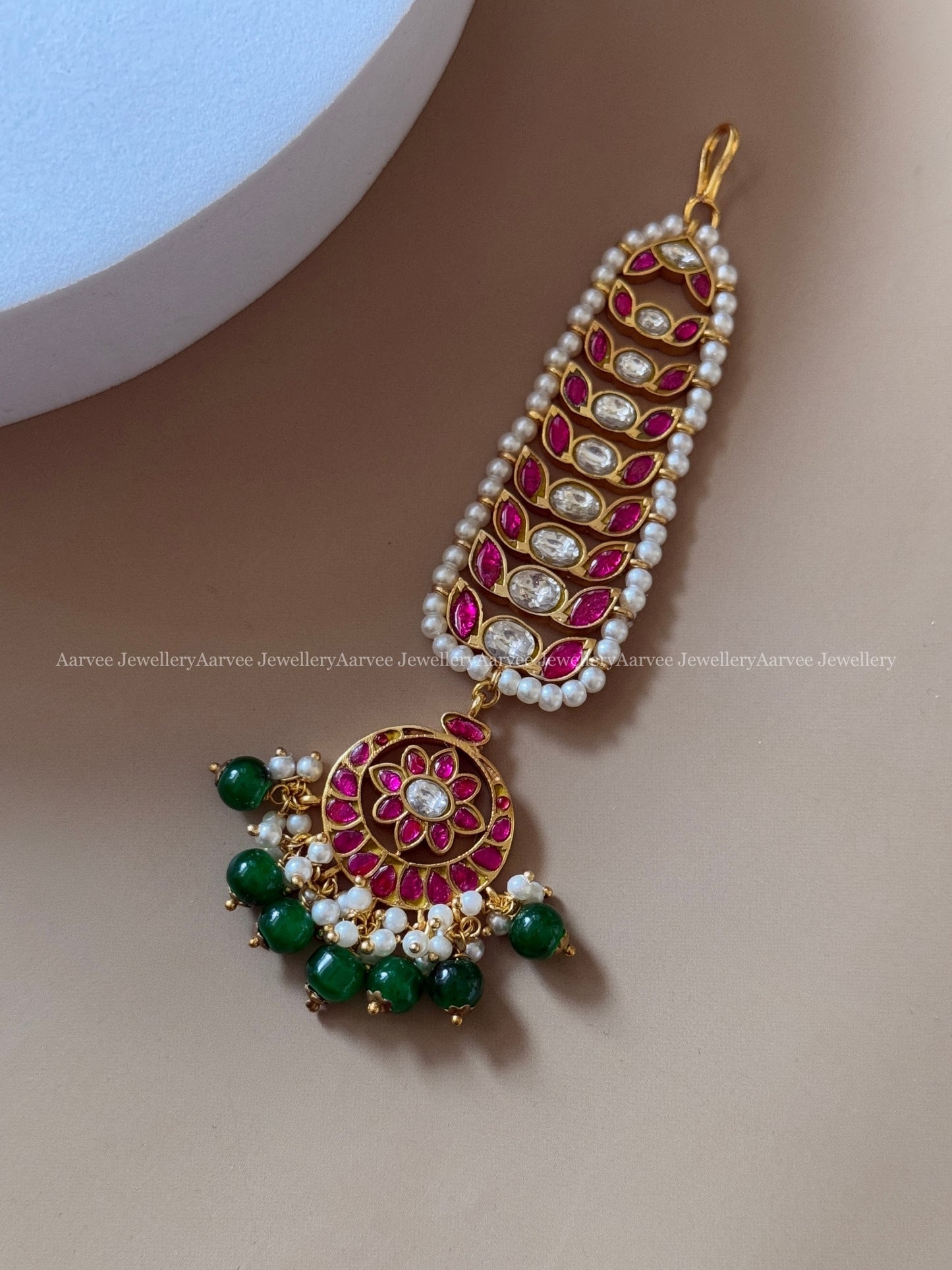 JADAU KUNDAN MANGTIKKA WITH PINK STONES & GREEN BEADS