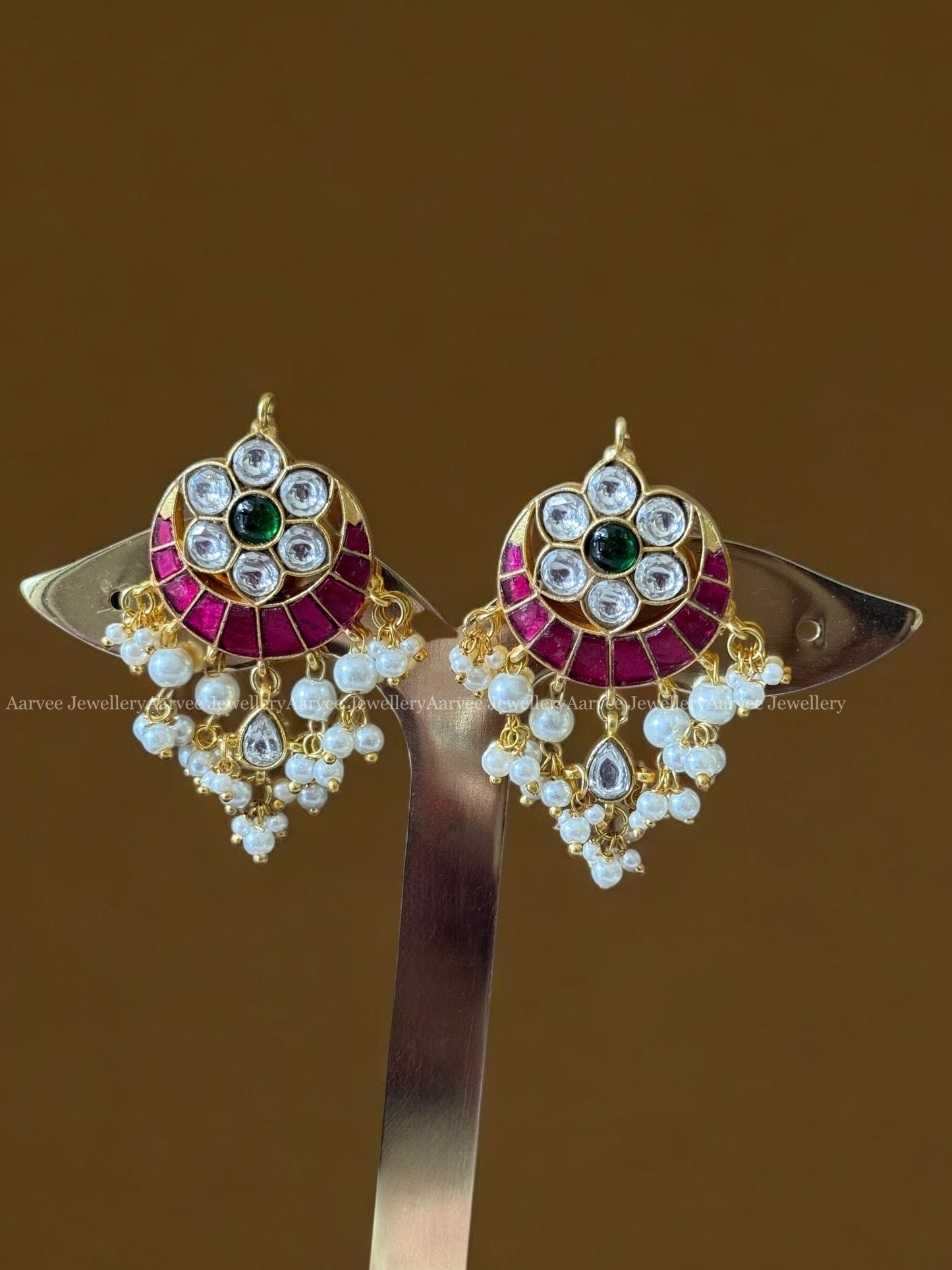 JADAU KUNDAN PASTEL BEADED SHORT CHAIN SET WITH CHAND DESIGN PENDANT